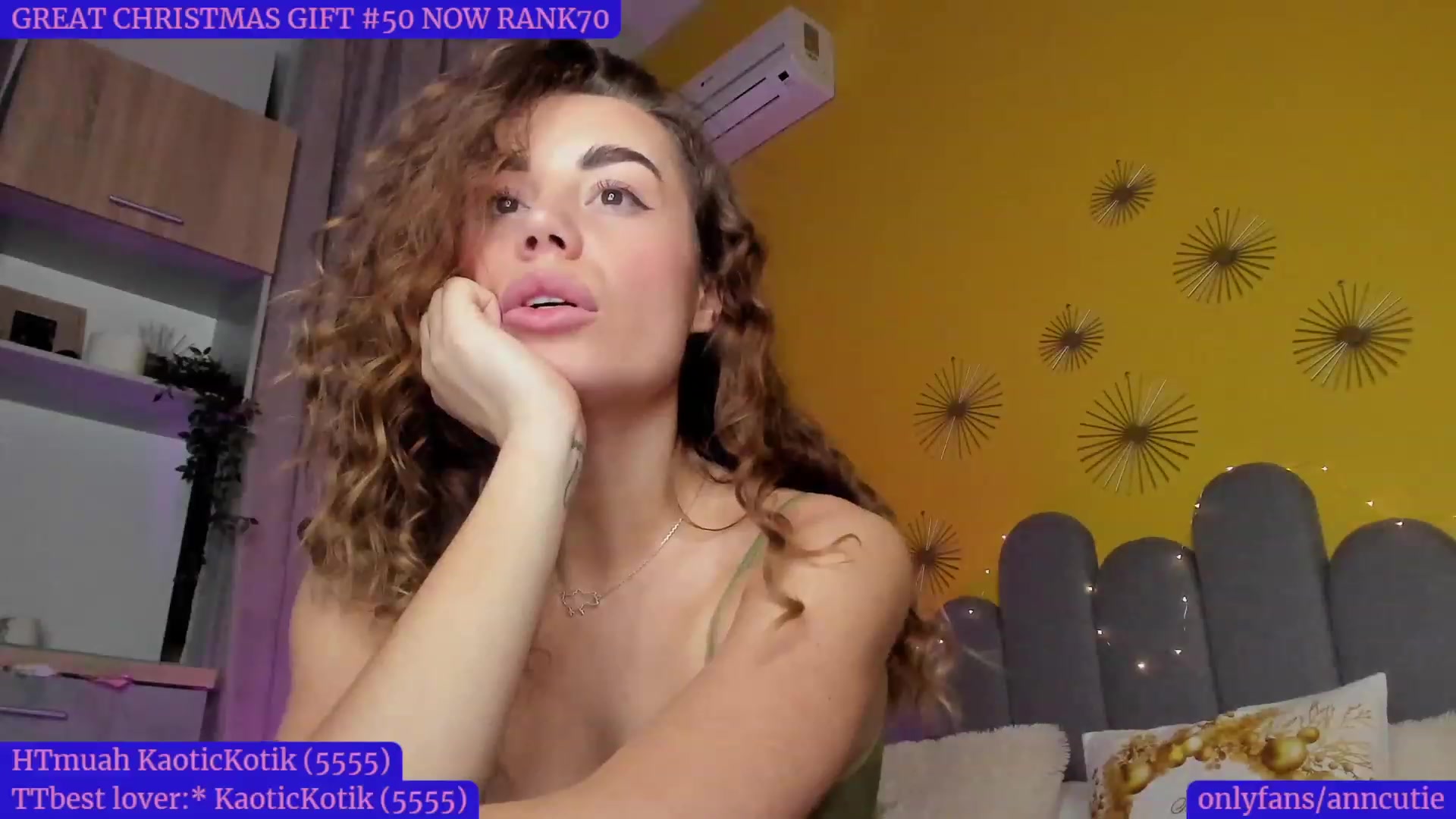 Gallery image thumbnail from AnnCutie's myfreecams stream on, 12/28/2022, 18:37 image 19 of 20