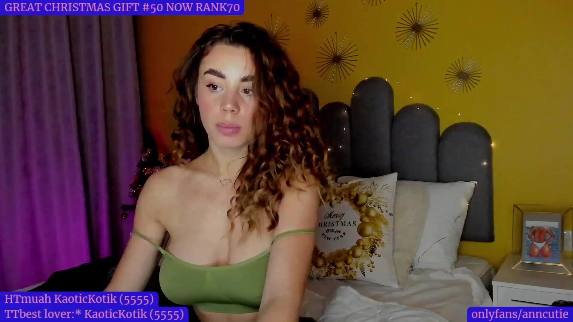 Gallery image thumbnail from AnnCutie's myfreecams stream on, 12/28/2022, 18:37 image 1 of 20