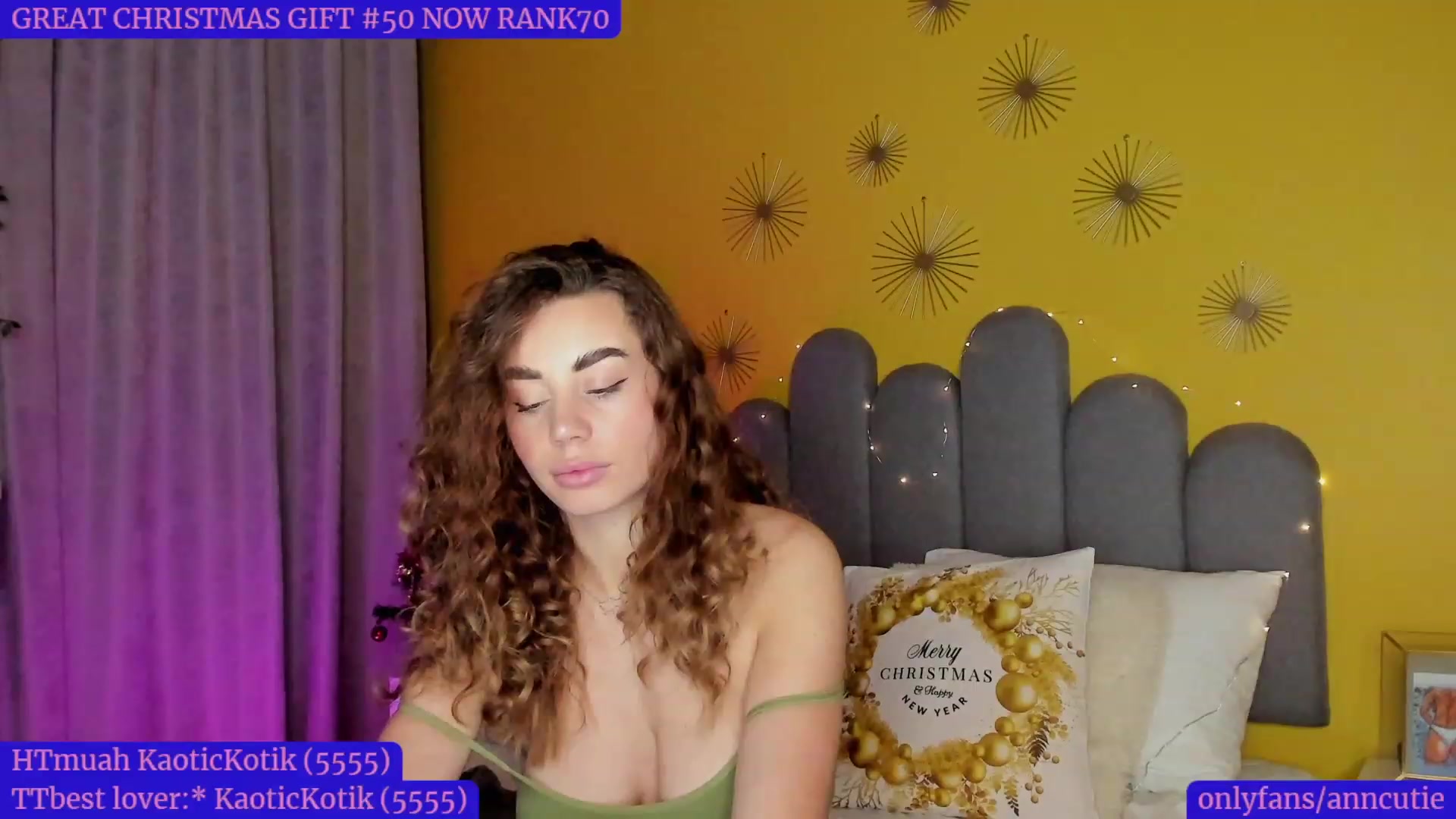 Gallery image thumbnail from AnnCutie's myfreecams stream on, 12/28/2022, 19:30 image 15 of 20