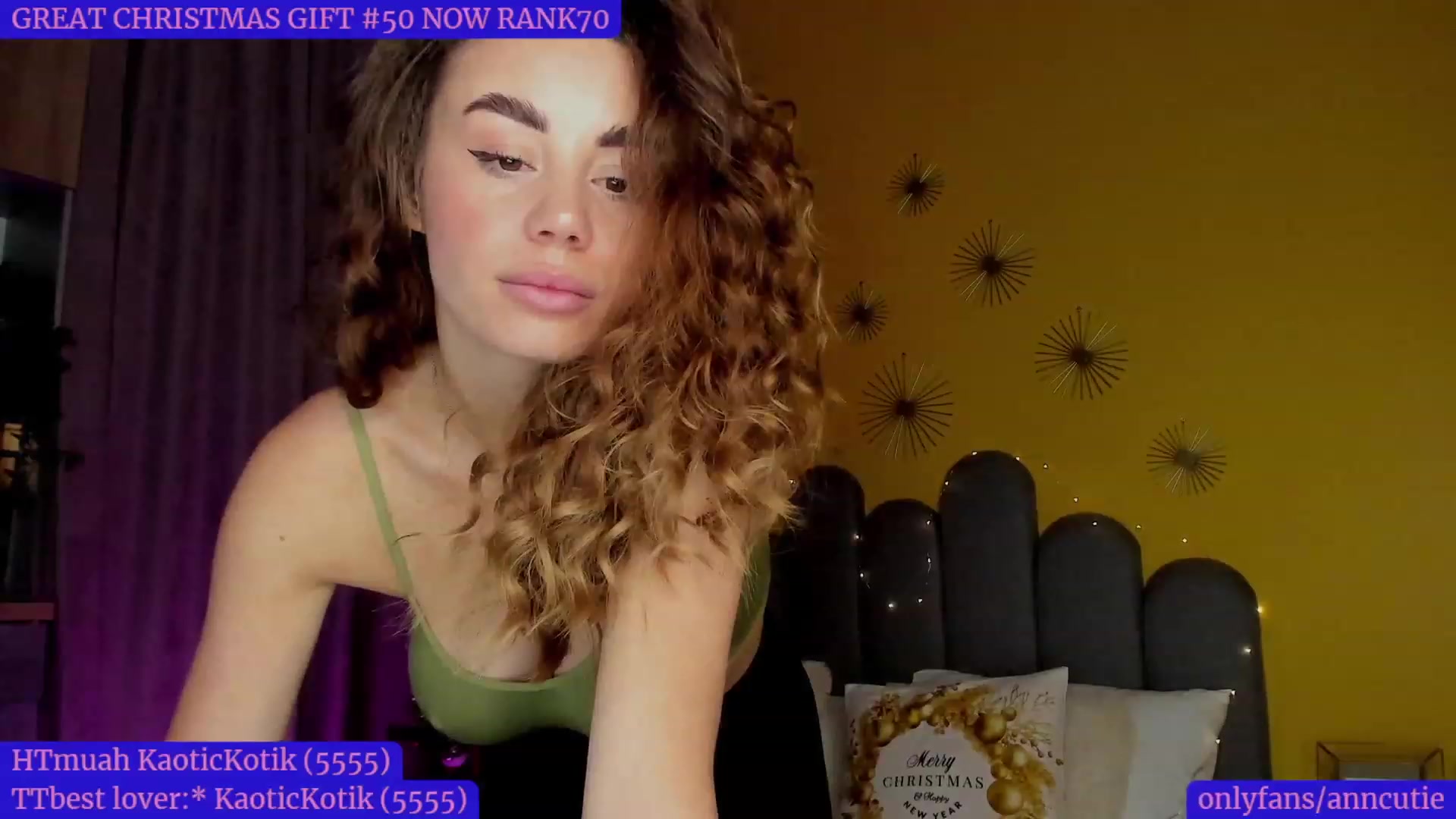 Gallery image thumbnail from AnnCutie's myfreecams stream on, 12/28/2022, 19:30 image 8 of 20