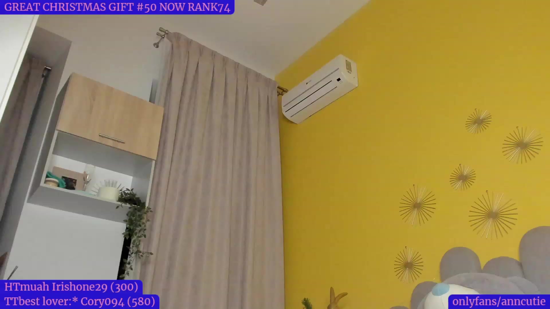 Gallery image thumbnail from AnnCutie's myfreecams stream on, 12/29/2022, 16:03 image 16 of 20