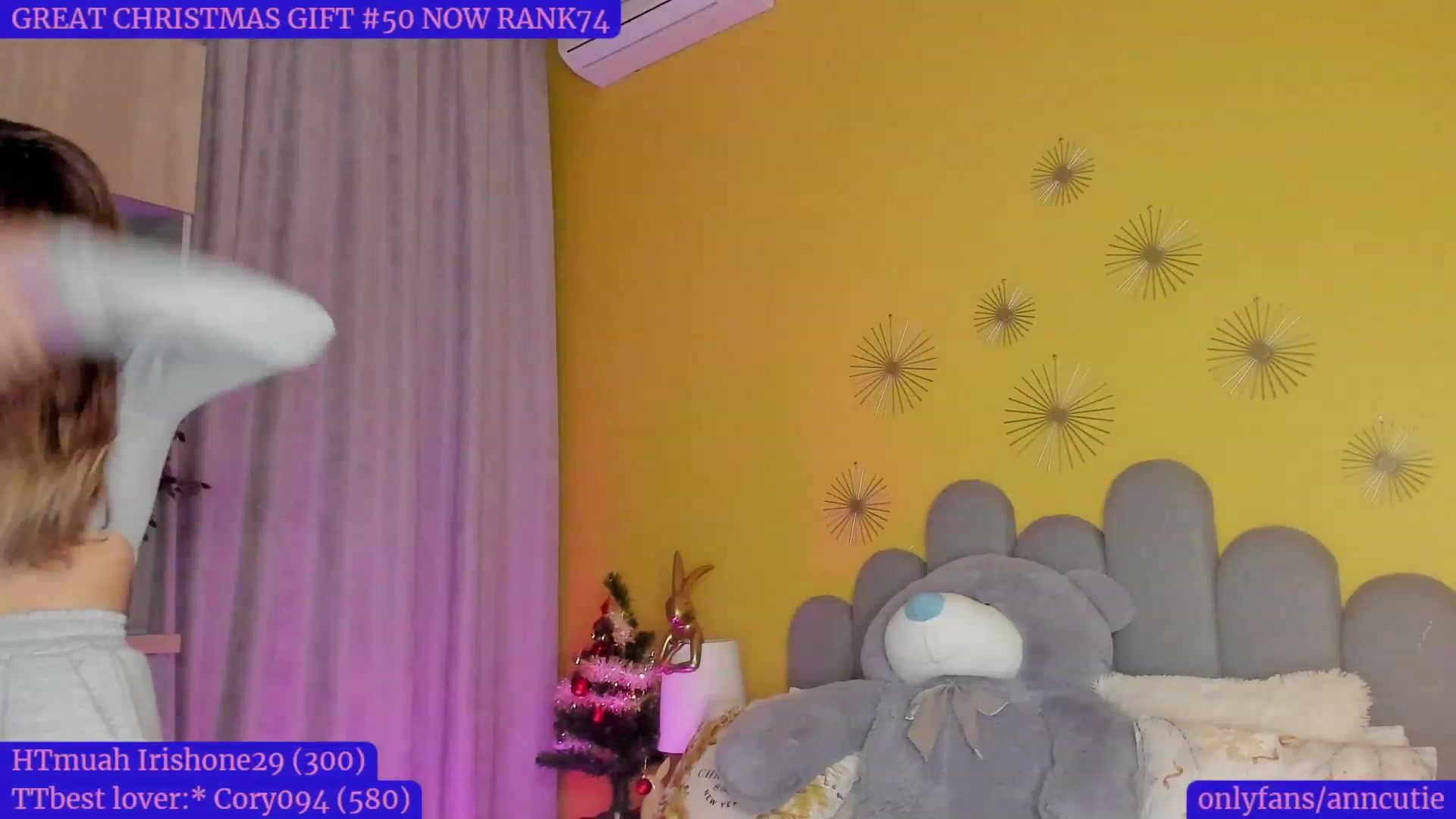 Gallery image thumbnail from AnnCutie's myfreecams stream on, 12/29/2022, 16:03 image 17 of 20