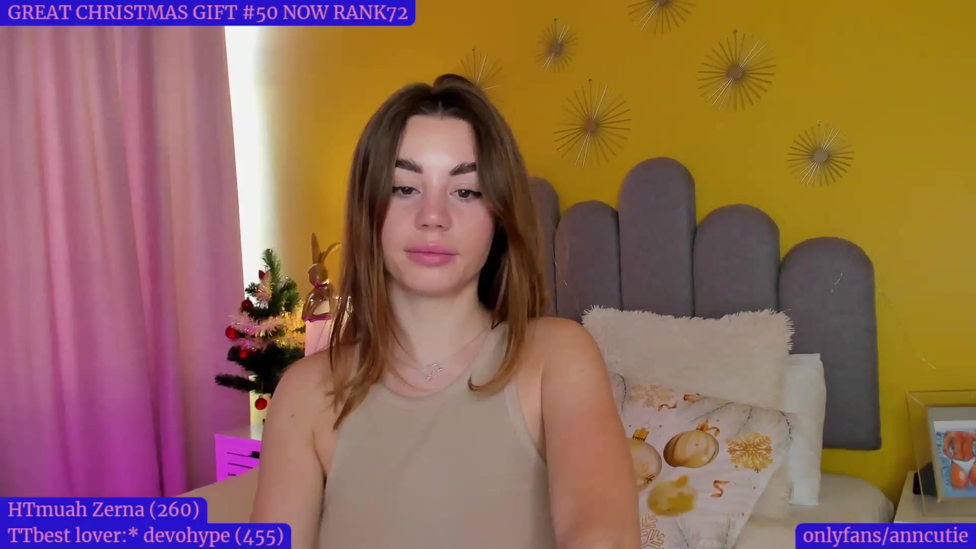 Gallery image thumbnail from AnnCutie's myfreecams stream on, 12/30/2022, 12:52 image 10 of 20
