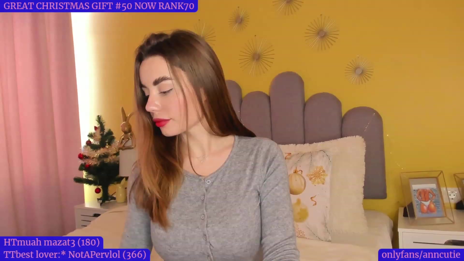 Gallery image thumbnail from AnnCutie's myfreecams stream on, 12/31/2022, 12:38 image 12 of 20
