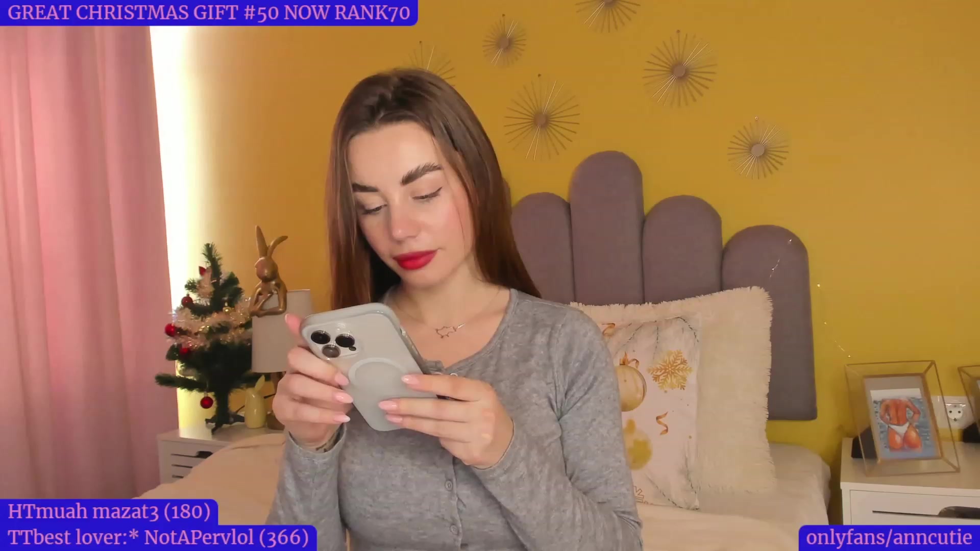 Gallery image thumbnail from AnnCutie's myfreecams stream on, 12/31/2022, 12:38 image 14 of 20