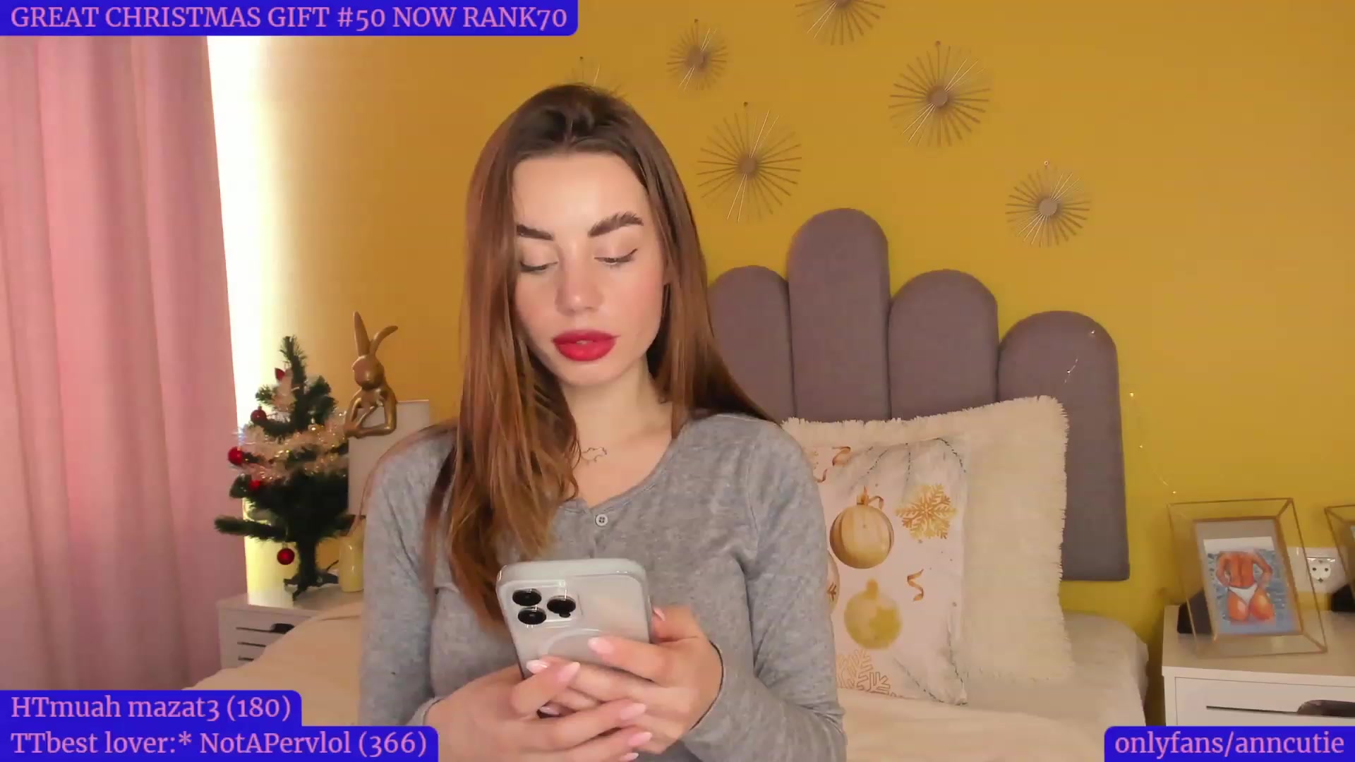 Gallery image thumbnail from AnnCutie's myfreecams stream on, 12/31/2022, 12:38 image 5 of 20