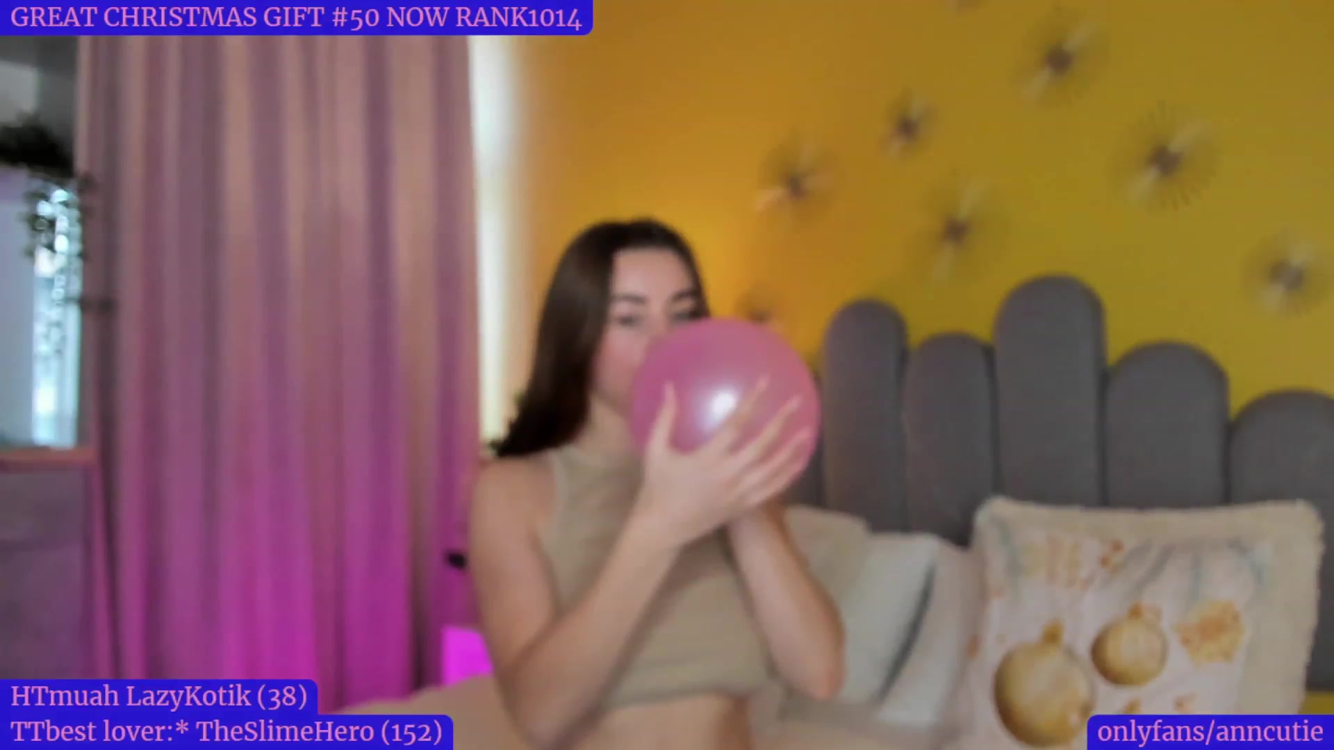 Gallery image thumbnail from AnnCutie's myfreecams stream on, 01/02/2023, 14:38 image 12 of 20