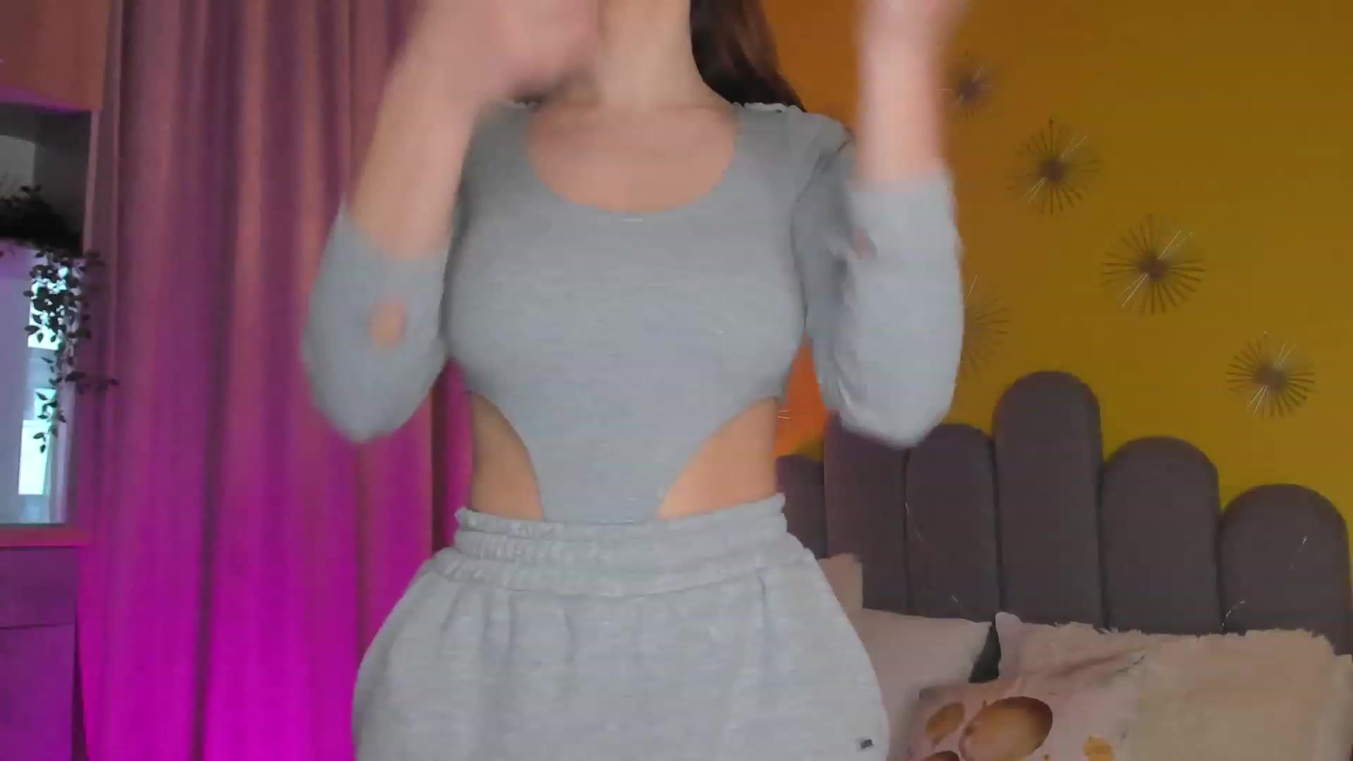 Gallery image thumbnail from AnnCutie's myfreecams stream on, 01/06/2023, 08:59 image 2 of 20