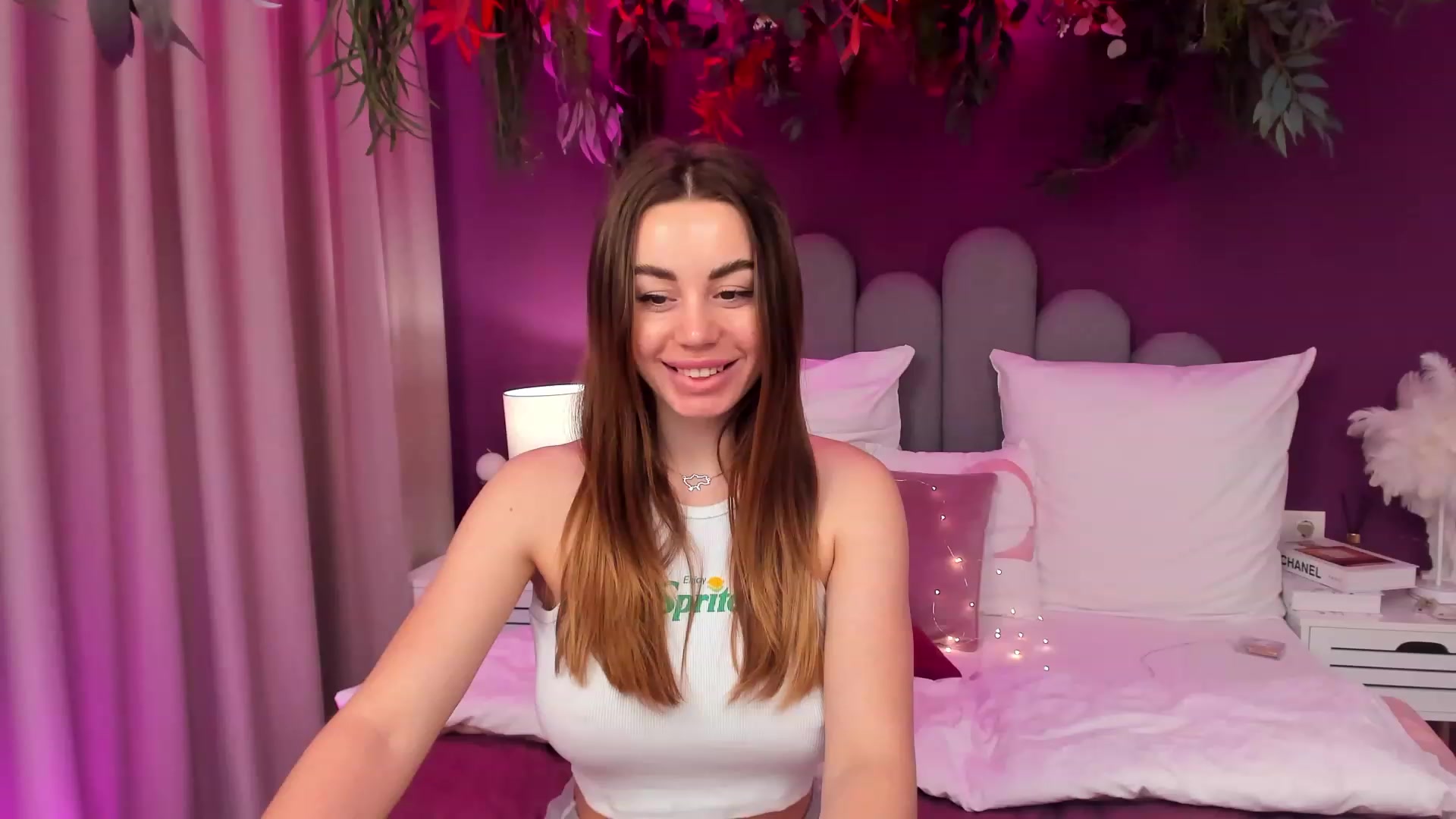 Gallery image thumbnail from AnnCutie's myfreecams stream on, 03/17/2023, 11:44 image 16 of 20