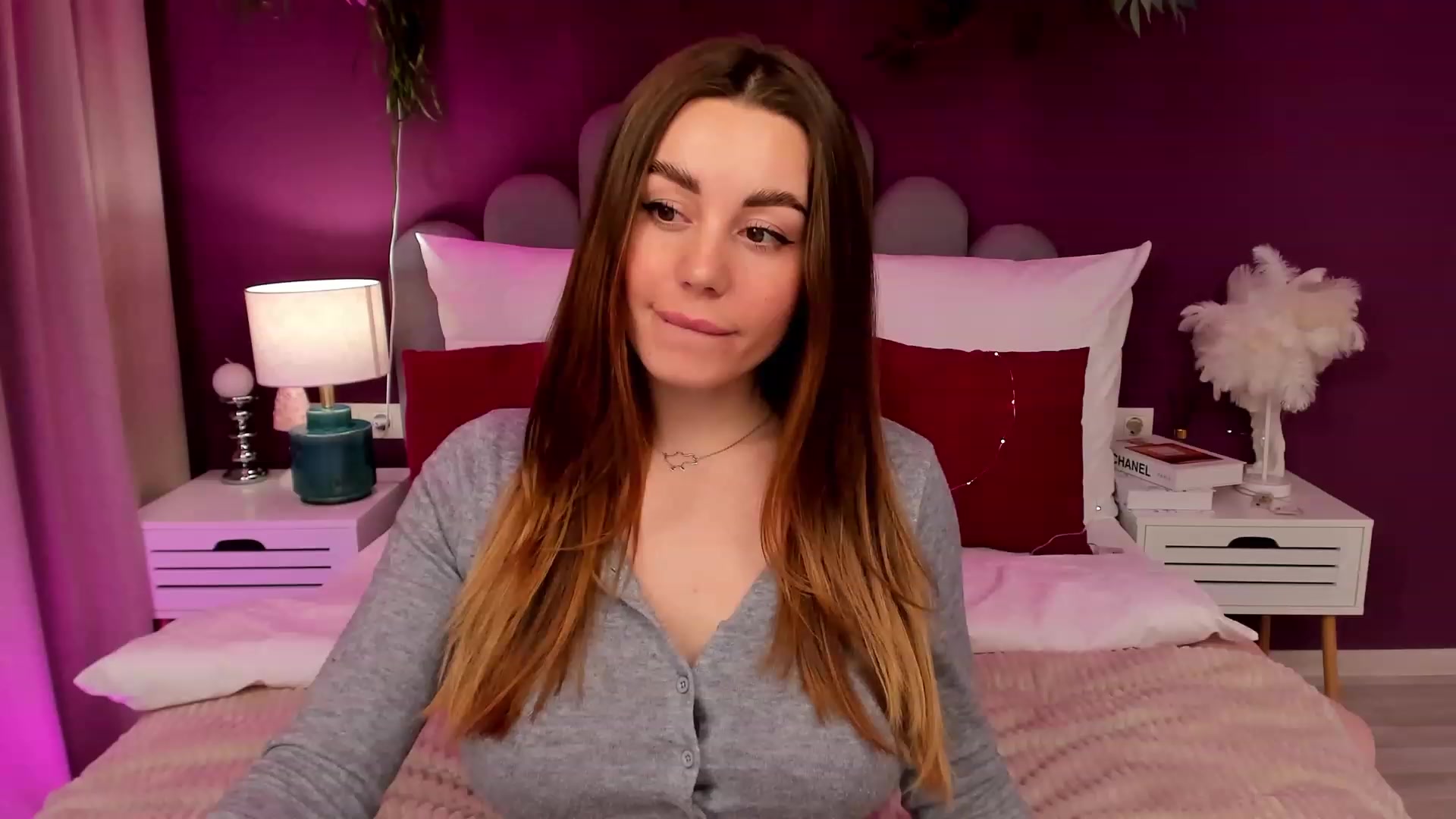 Gallery image thumbnail from AnnCutie's myfreecams stream on, 03/18/2023, 17:05 image 17 of 20