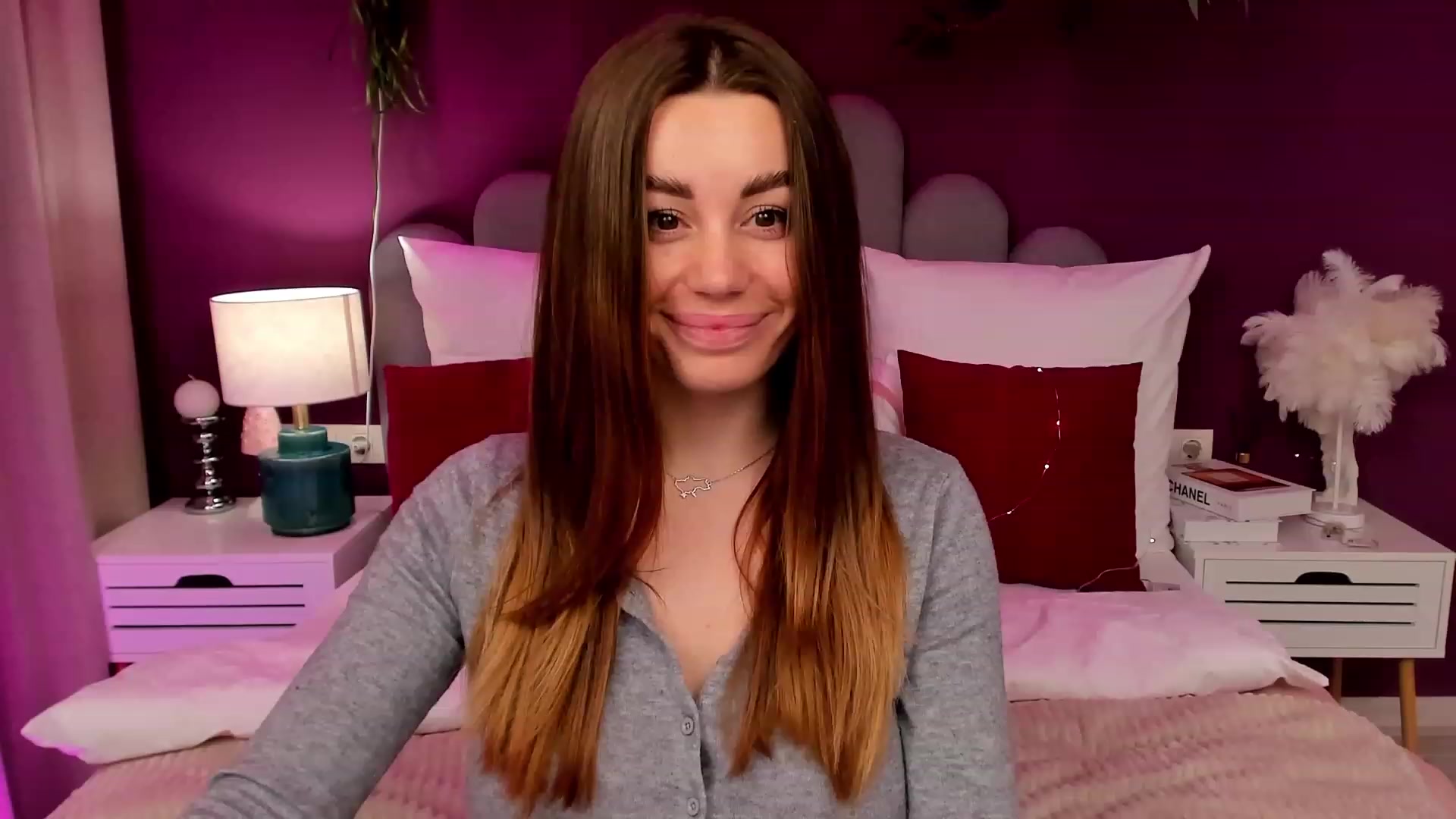 Gallery image thumbnail from AnnCutie's myfreecams stream on, 03/18/2023, 17:05 image 4 of 20
