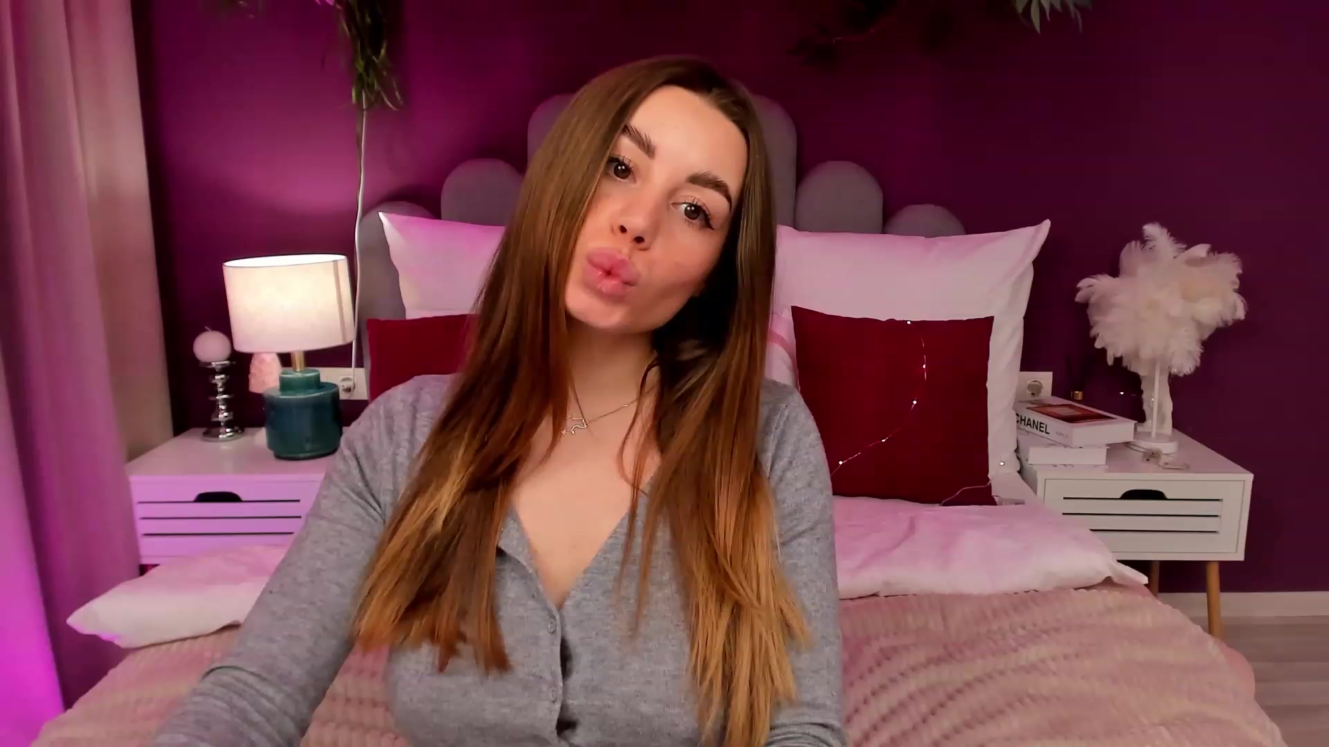 Gallery image thumbnail from AnnCutie's myfreecams stream on, 03/18/2023, 17:05 image 10 of 20