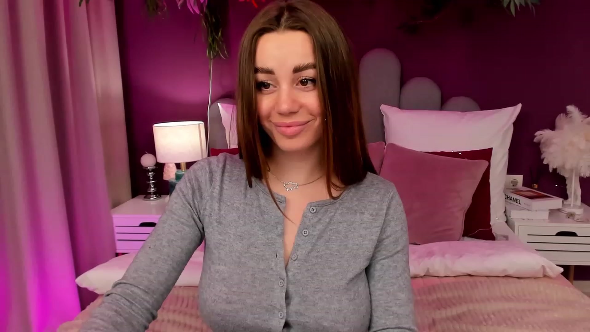 Gallery image thumbnail from AnnCutie's myfreecams stream on, 03/18/2023, 18:37 image 16 of 20