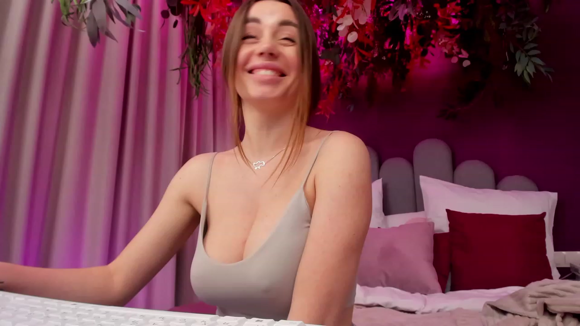 Gallery image thumbnail from AnnCutie's myfreecams stream on, 03/26/2023, 13:16 image 1 of 20