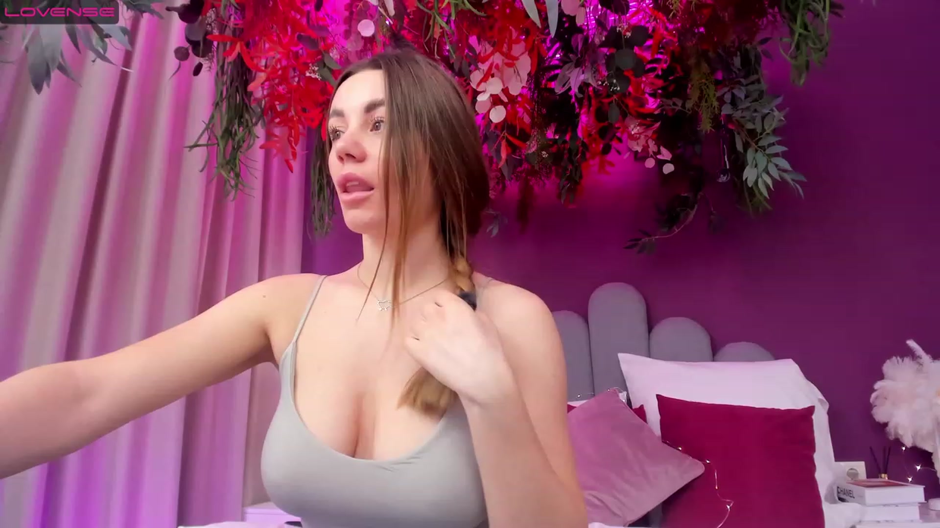 Gallery image thumbnail from AnnCutie's myfreecams stream on, 03/27/2023, 10:22 image 8 of 20