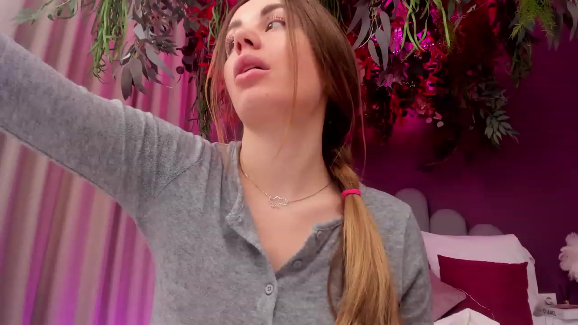 Gallery image thumbnail from AnnCutie's myfreecams stream on, 03/28/2023, 12:04 image 9 of 20