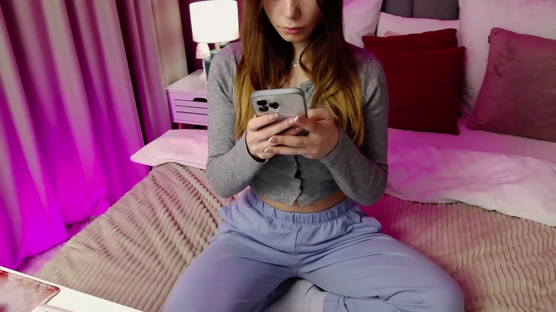Gallery image thumbnail from AnnCutie's myfreecams stream on, 04/04/2023, 06:07 image 6 of 20