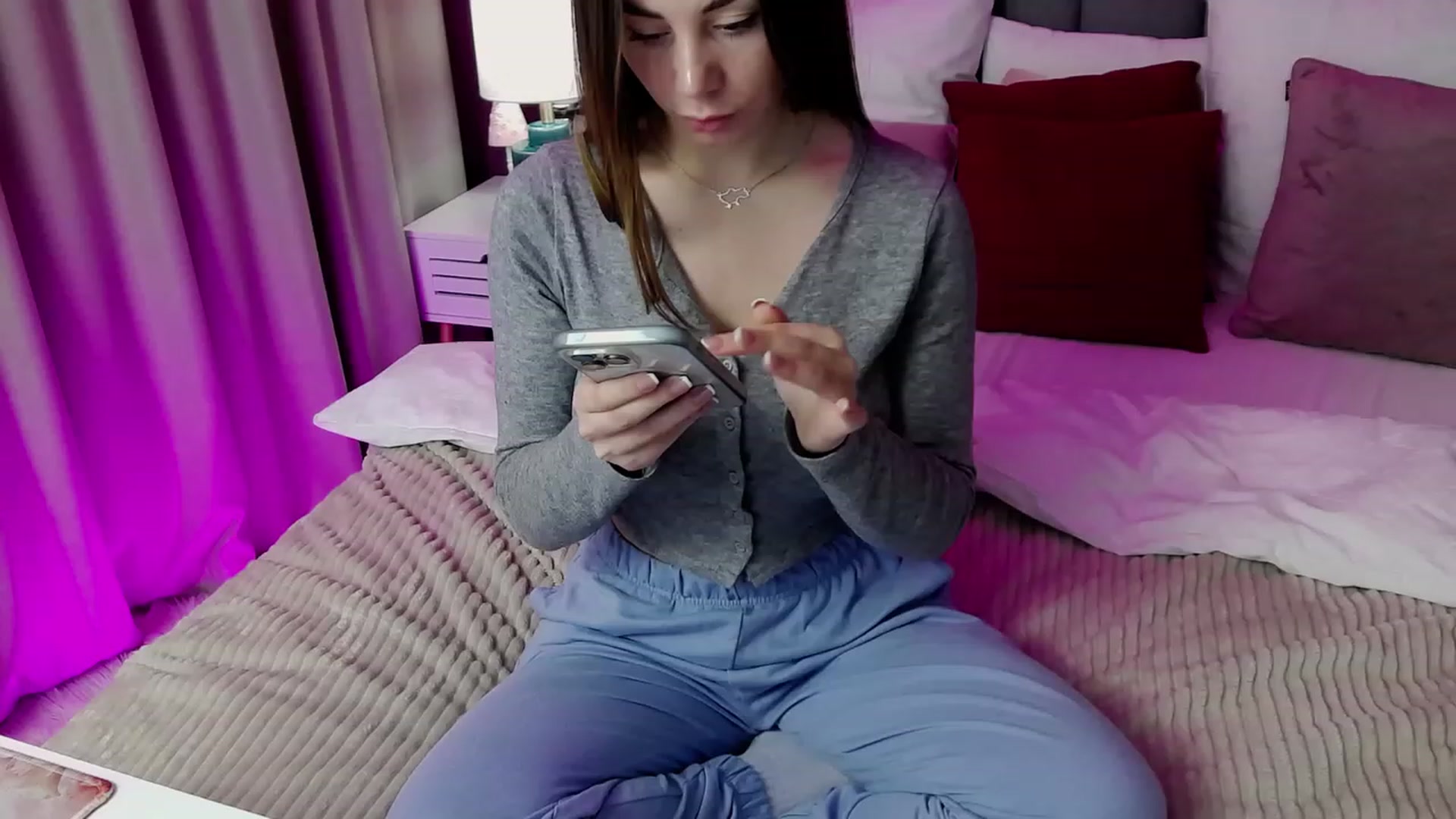Gallery image thumbnail from AnnCutie's myfreecams stream on, 04/04/2023, 07:02 image 1 of 20