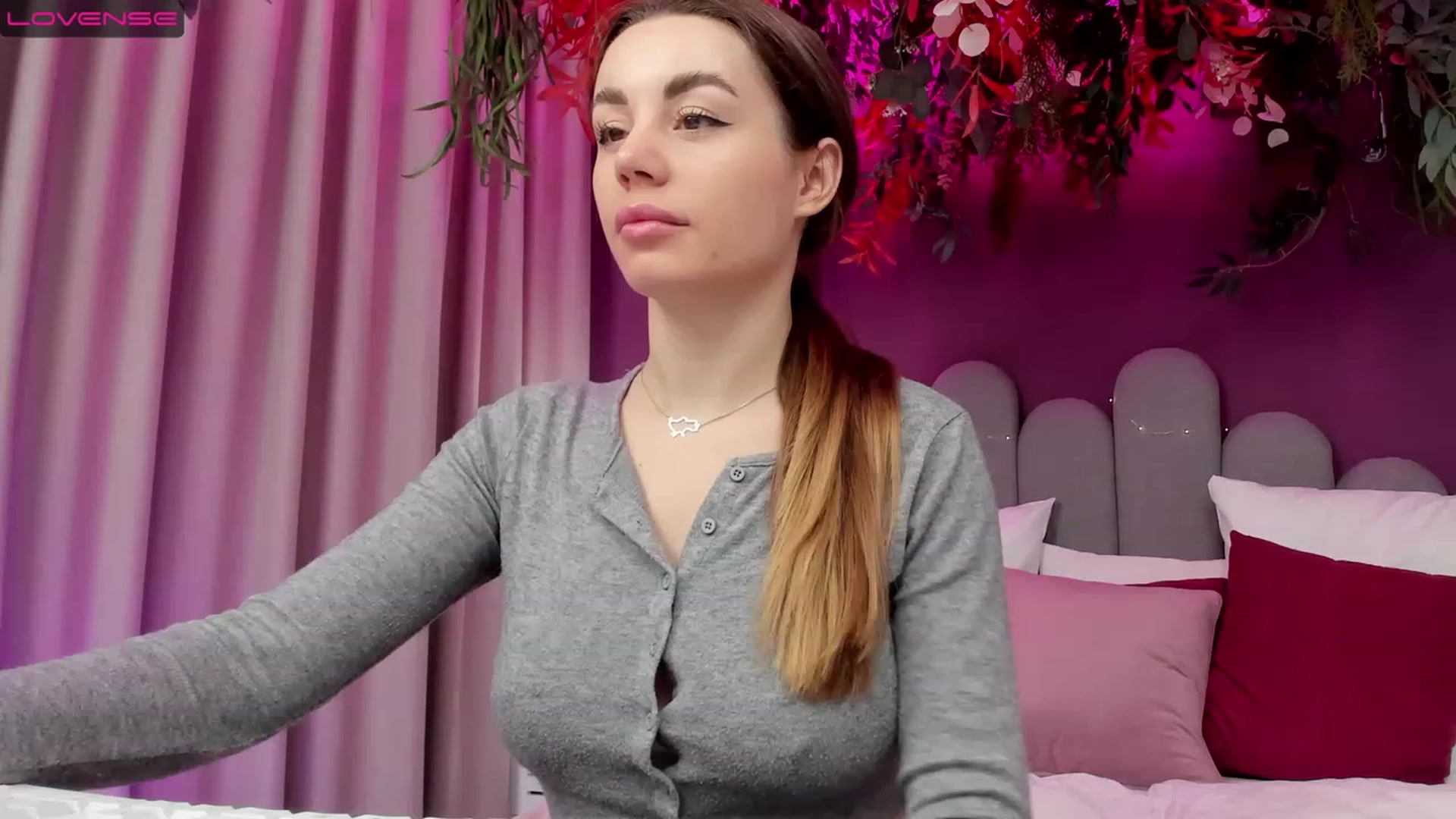Gallery image thumbnail from AnnCutie's myfreecams stream on, 04/06/2023, 07:19 image 4 of 20
