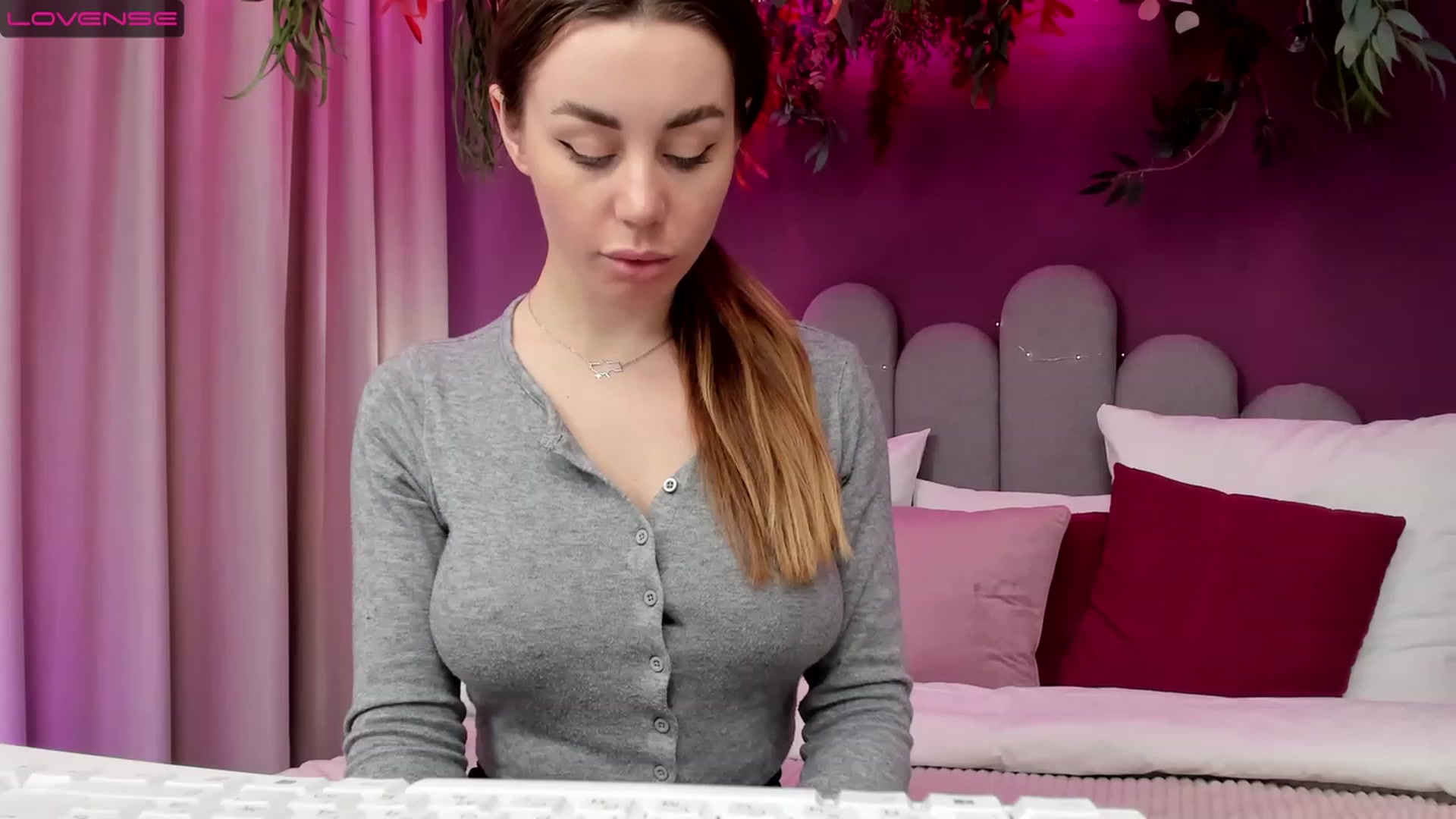 Gallery image thumbnail from AnnCutie's myfreecams stream on, 04/06/2023, 11:56 image 13 of 20