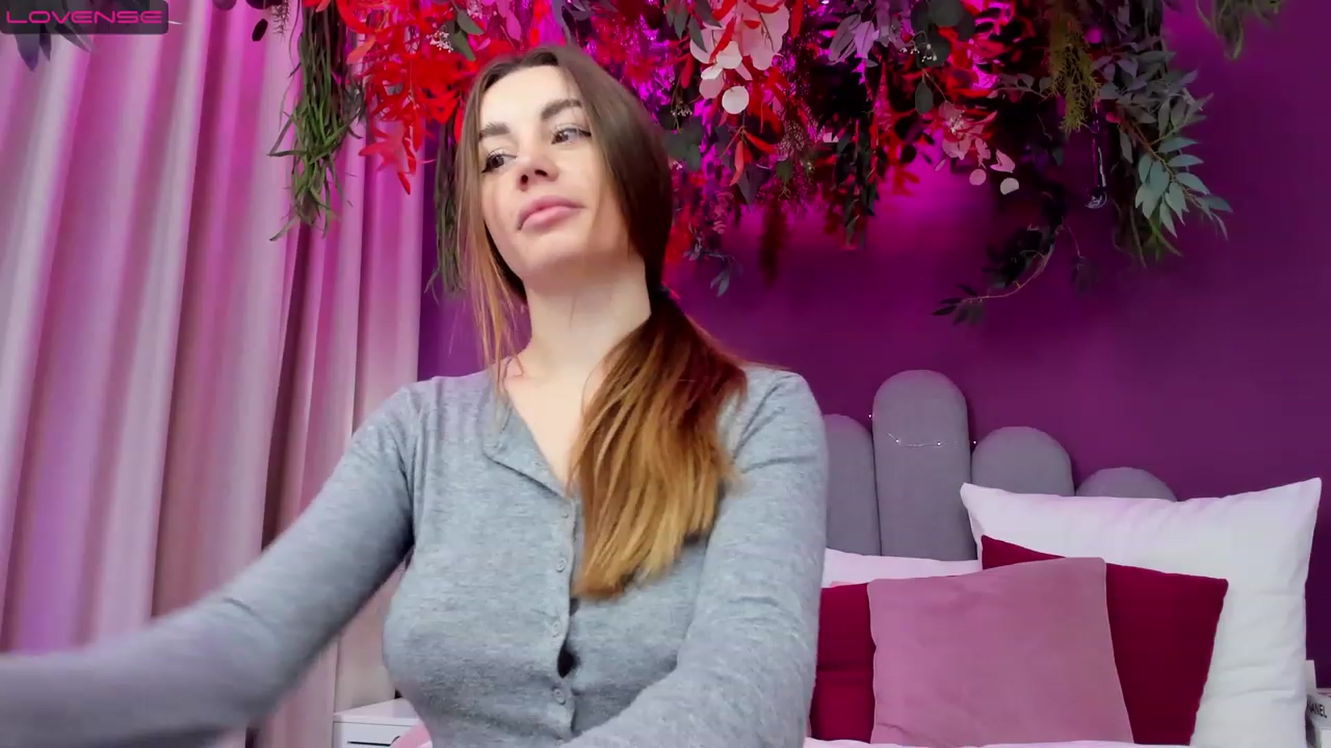 Gallery image thumbnail from AnnCutie's myfreecams stream on, 04/07/2023, 07:09 image 13 of 20