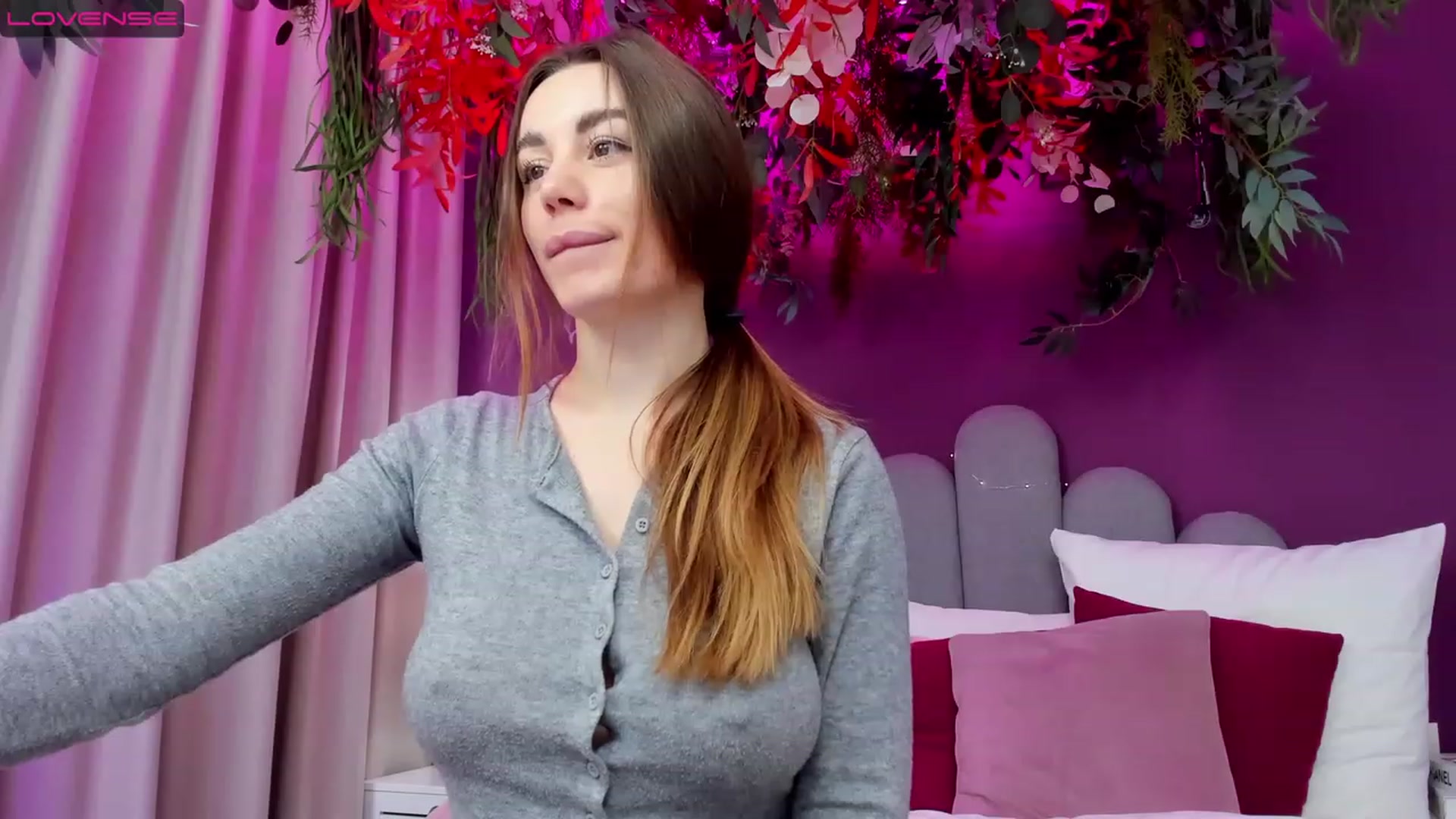 Gallery image thumbnail from AnnCutie's myfreecams stream on, 04/07/2023, 07:09 image 12 of 20