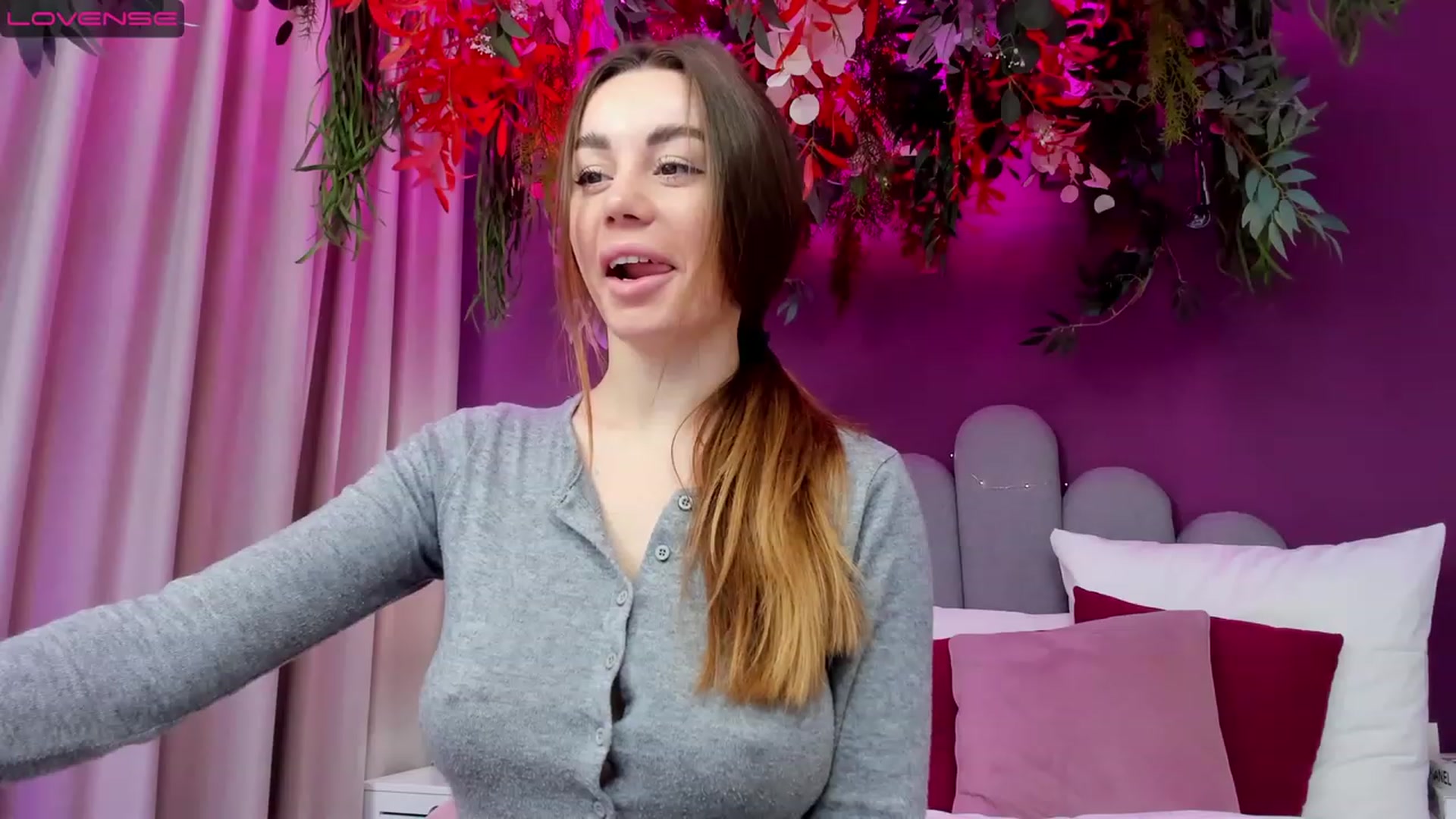 Gallery image thumbnail from AnnCutie's myfreecams stream on, 04/07/2023, 07:09 image 11 of 20