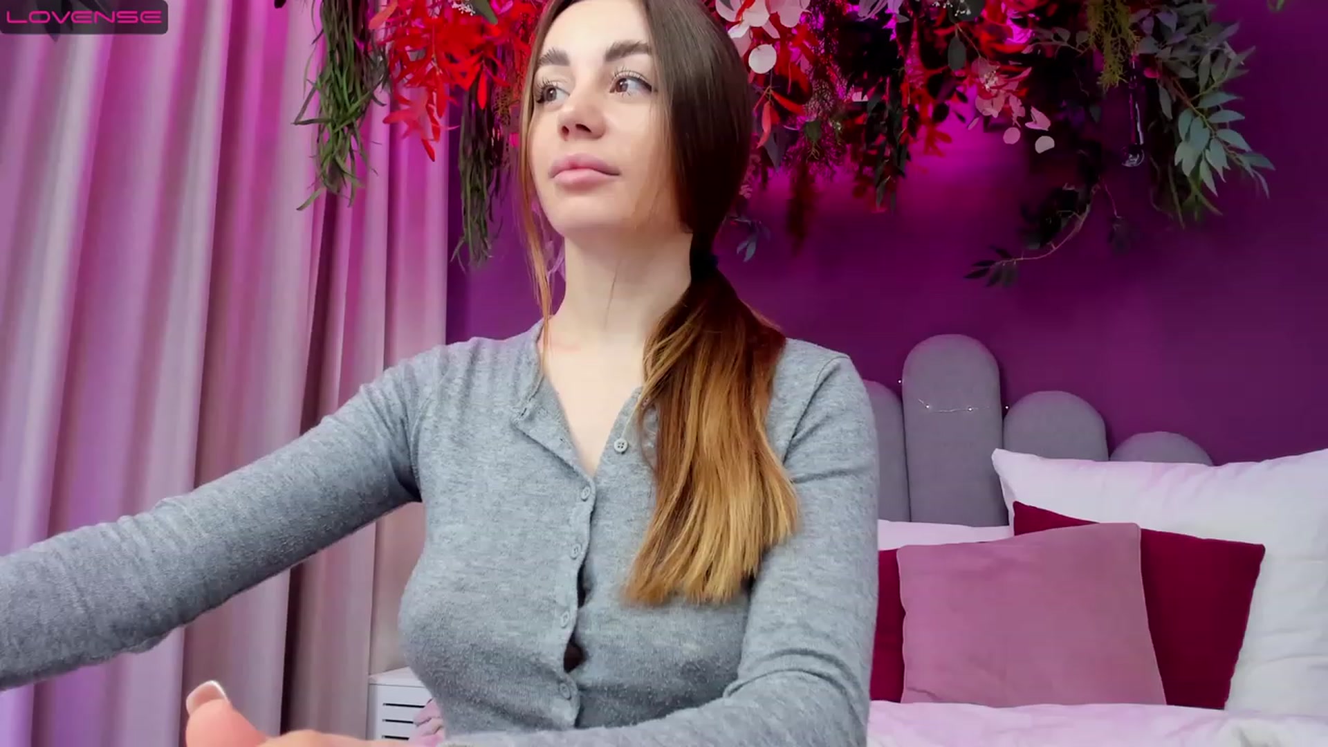 Gallery image thumbnail from AnnCutie's myfreecams stream on, 04/07/2023, 07:09 image 6 of 20