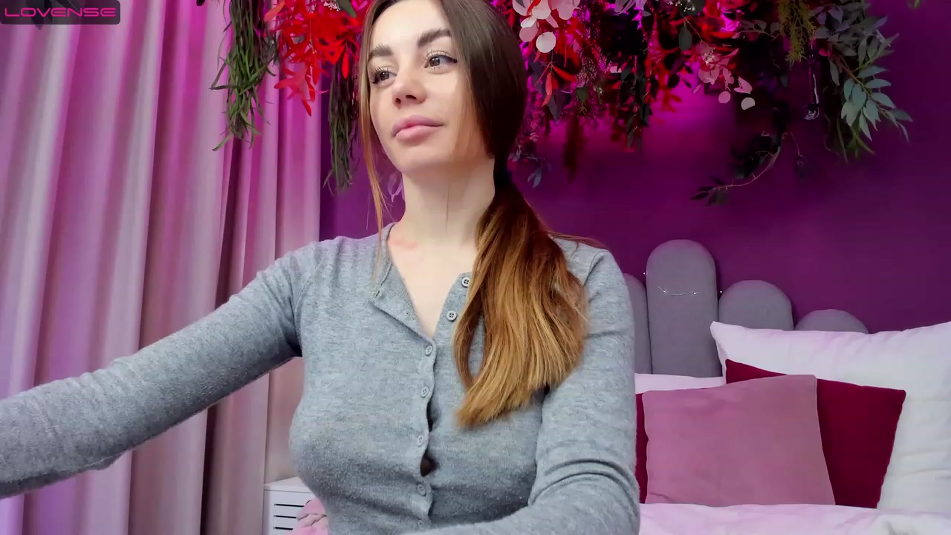 Gallery image thumbnail from AnnCutie's myfreecams stream on, 04/07/2023, 07:09 image 4 of 20