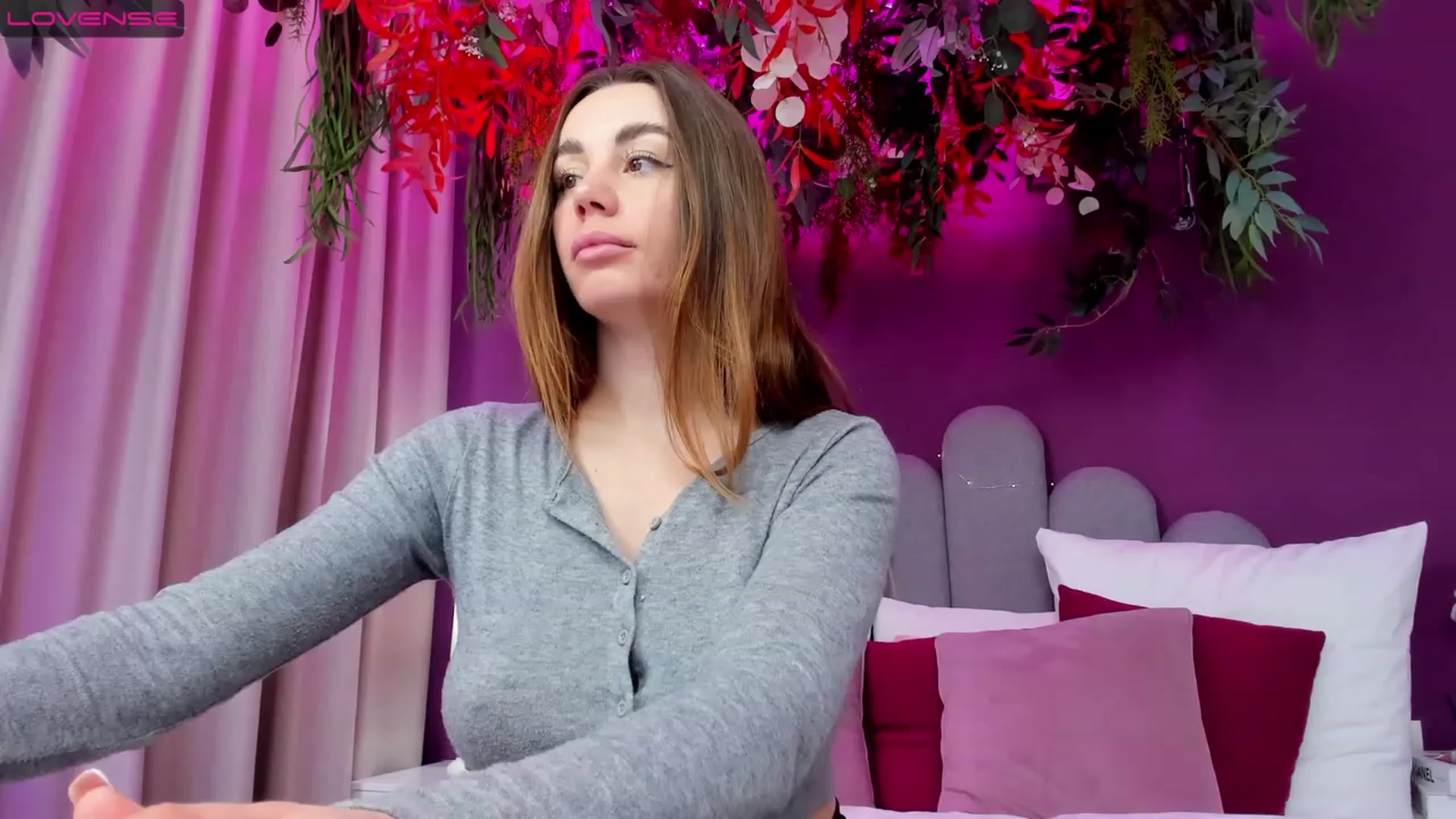 Gallery image thumbnail from AnnCutie's myfreecams stream on, 04/07/2023, 07:52 image 7 of 20