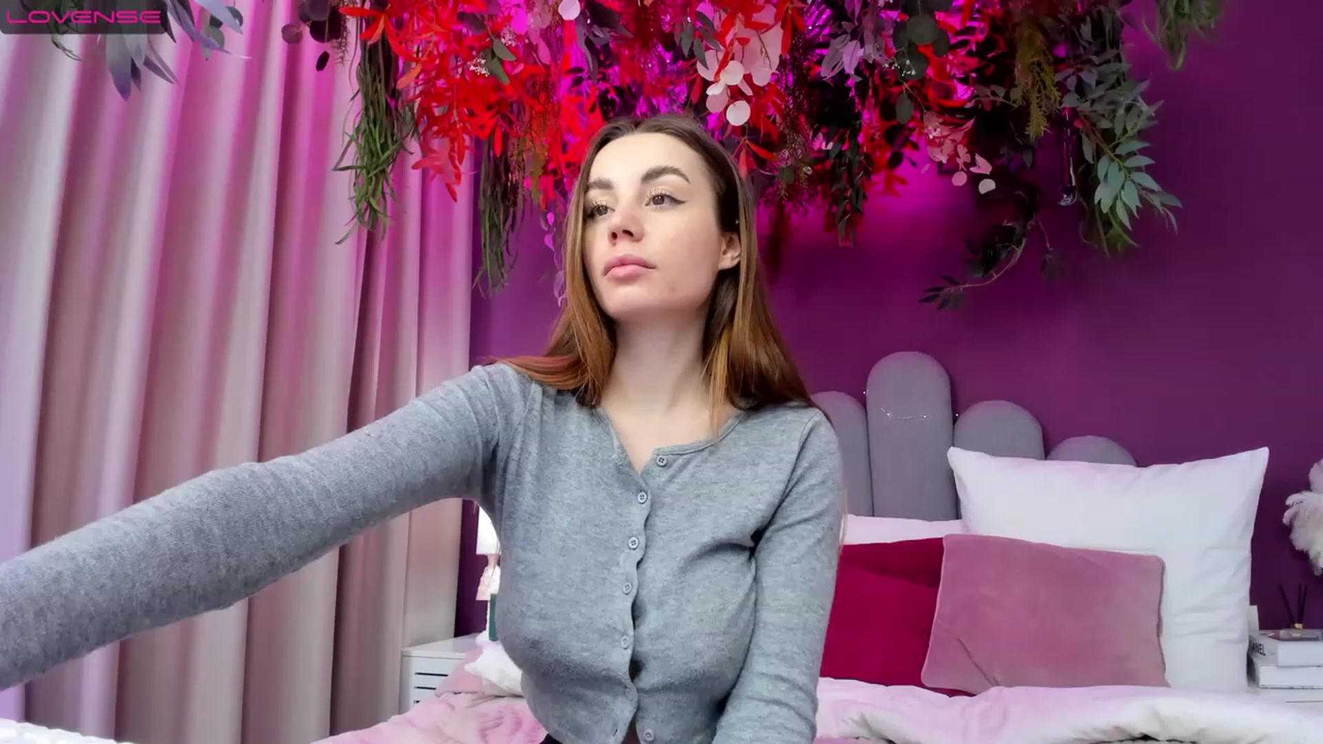 Gallery image thumbnail from AnnCutie's myfreecams stream on, 04/07/2023, 11:09 image 2 of 20