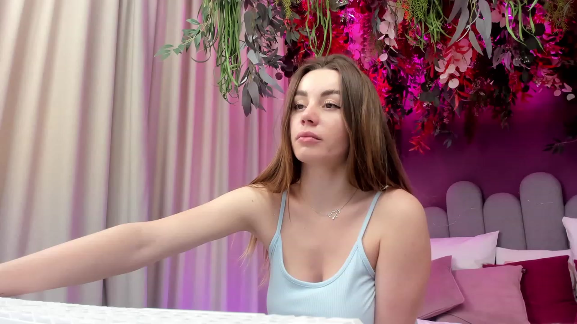 Gallery image thumbnail from AnnCutie's myfreecams stream on, 04/08/2023, 13:22 image 3 of 20