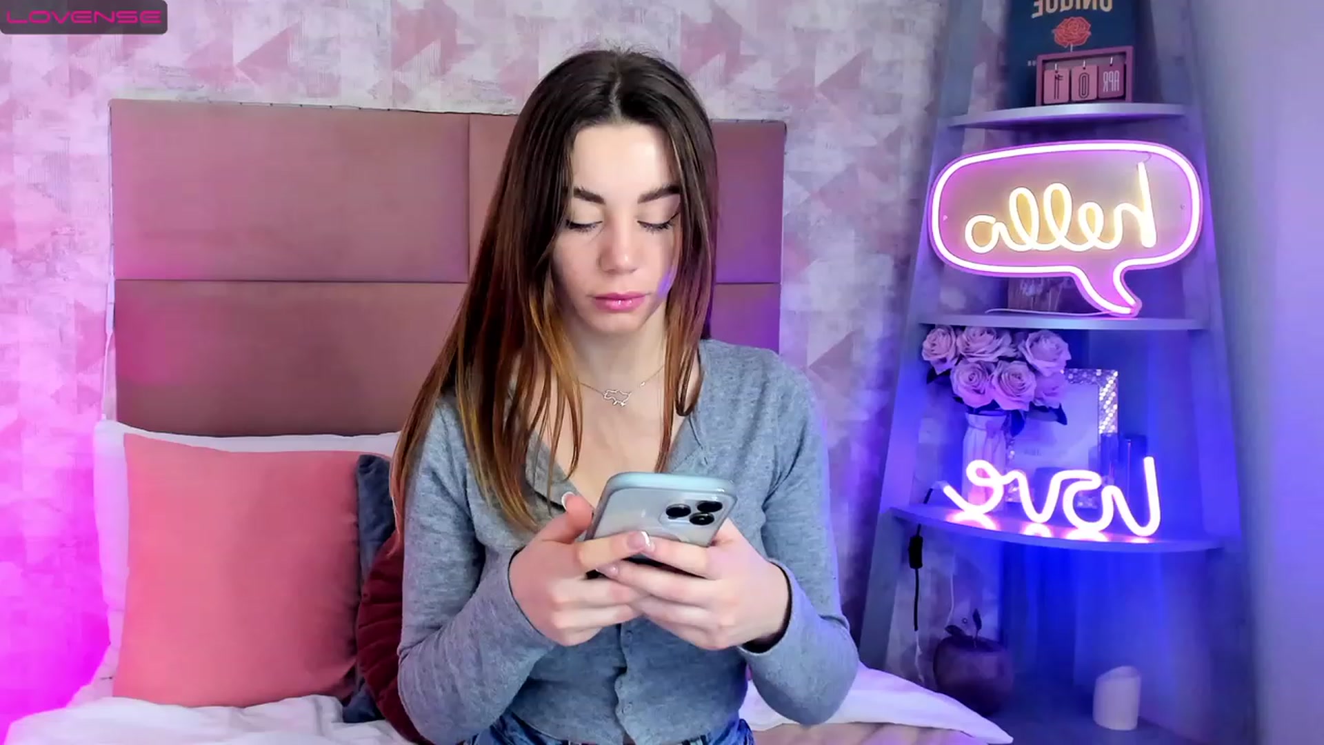 Gallery image thumbnail from AnnCutie's myfreecams stream on, 04/09/2023, 05:57 image 9 of 20
