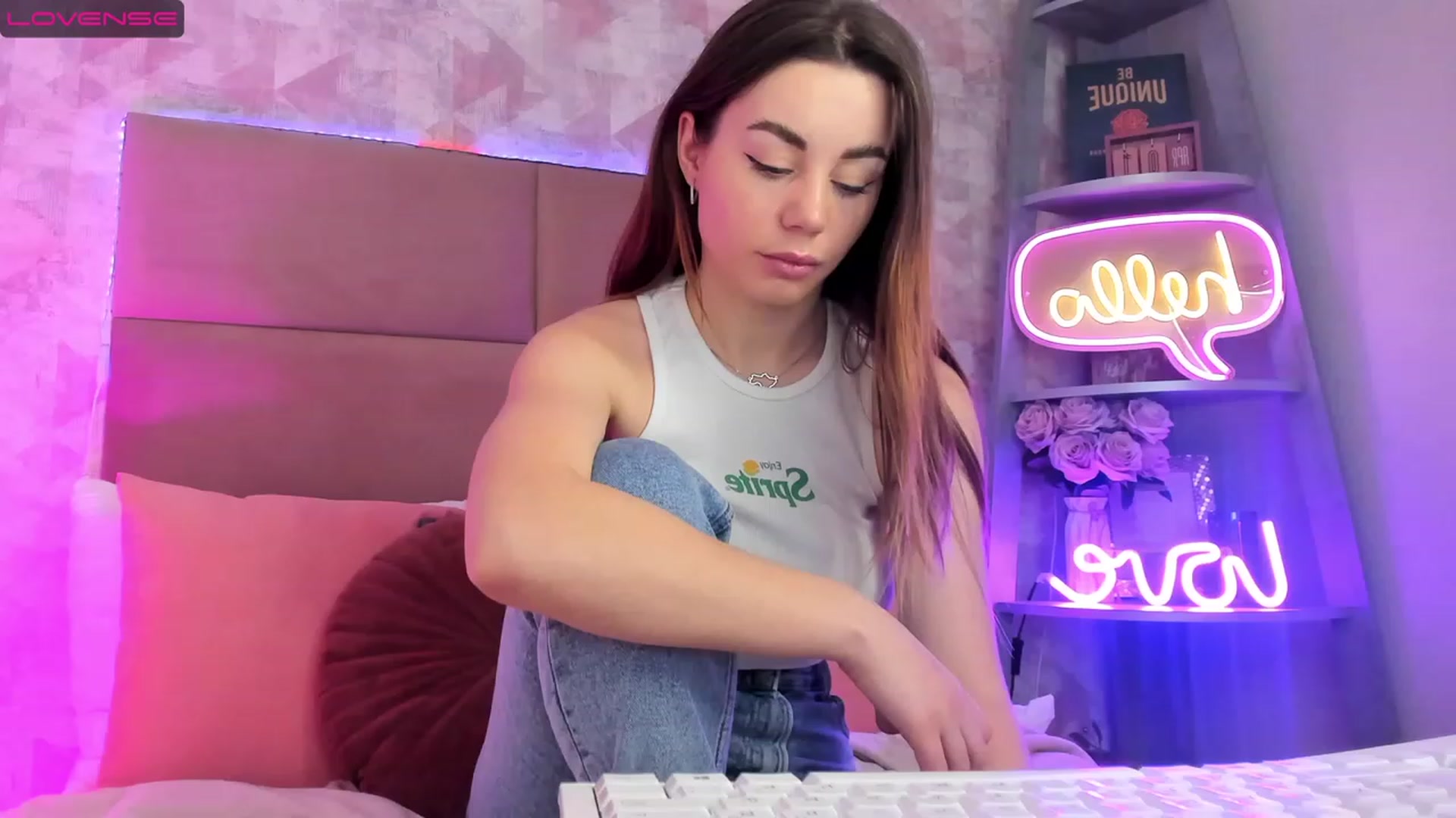 Gallery image thumbnail from AnnCutie's myfreecams stream on, 04/09/2023, 07:25 image 1 of 20