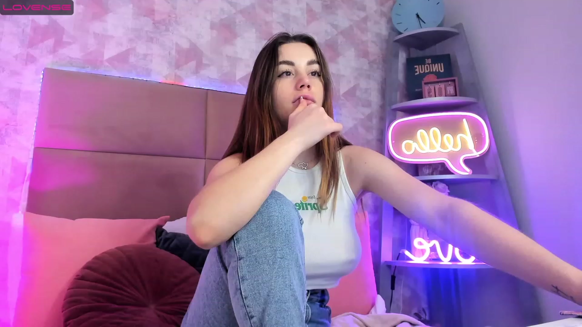 Gallery image thumbnail from AnnCutie's myfreecams stream on, 04/09/2023, 11:59 image 5 of 20