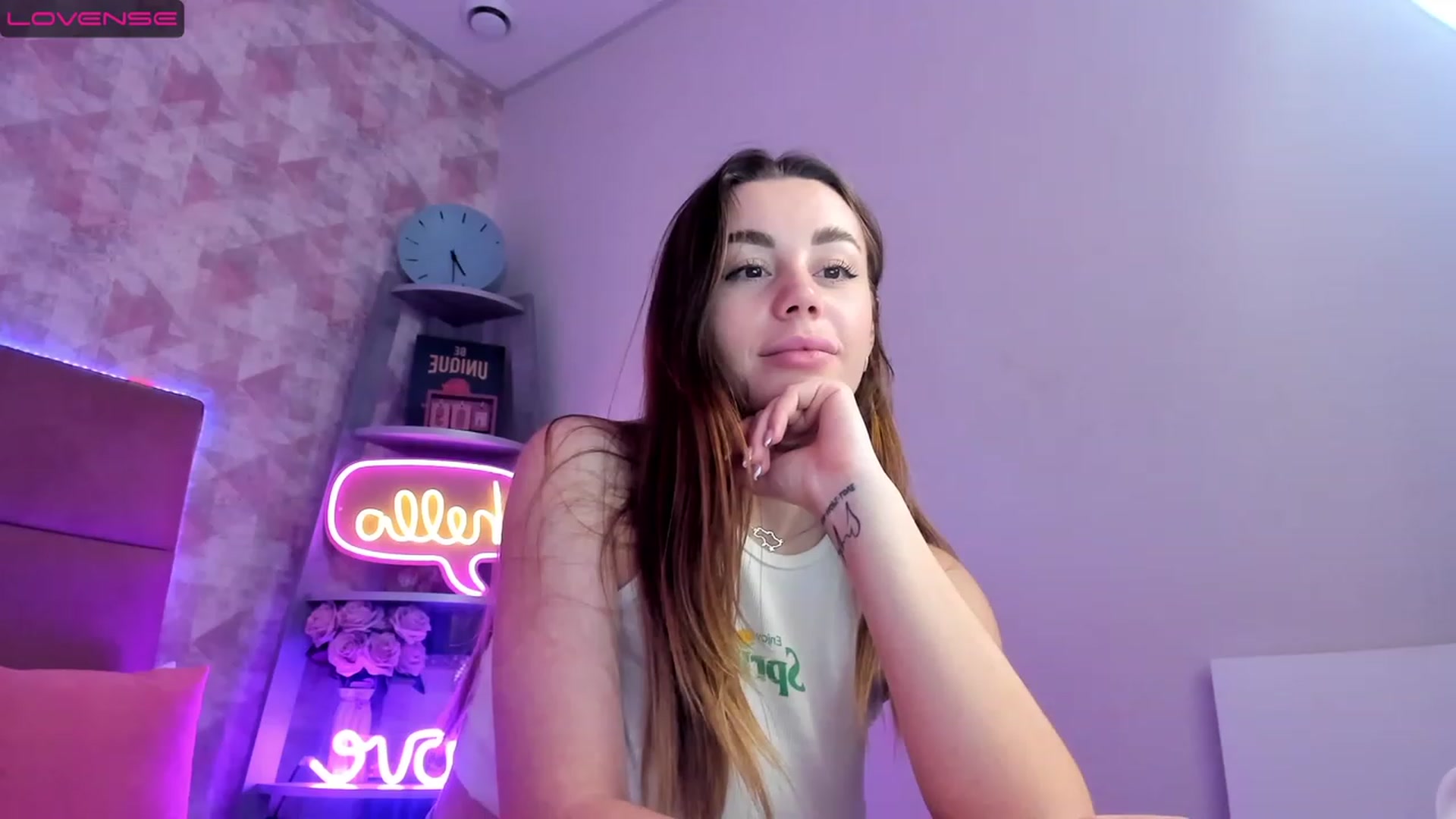 Gallery image thumbnail from AnnCutie's myfreecams stream on, 04/09/2023, 11:59 image 10 of 20
