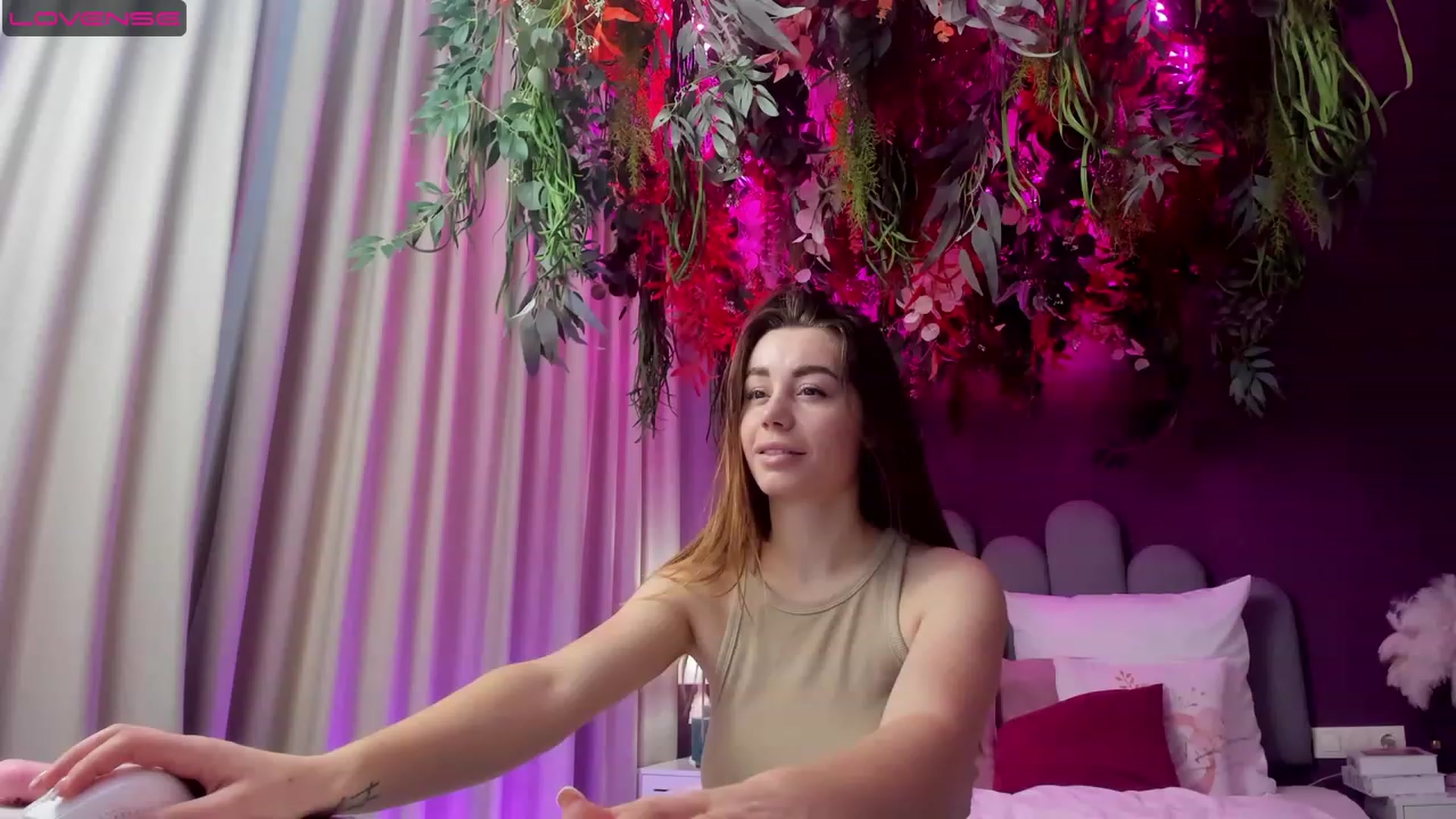 Gallery image thumbnail from AnnCutie's myfreecams stream on, 04/22/2023, 07:44 image 6 of 20