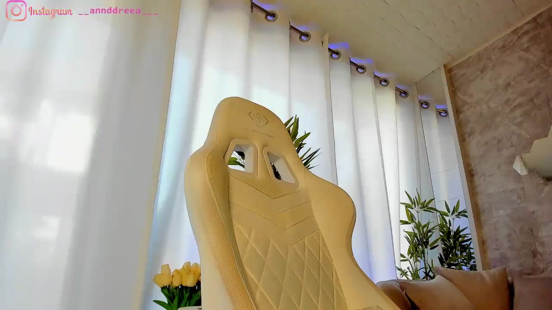 Gallery image thumbnail from AnnSelly's myfreecams stream on, 03/18/2025, 13:07 image 12 of 20