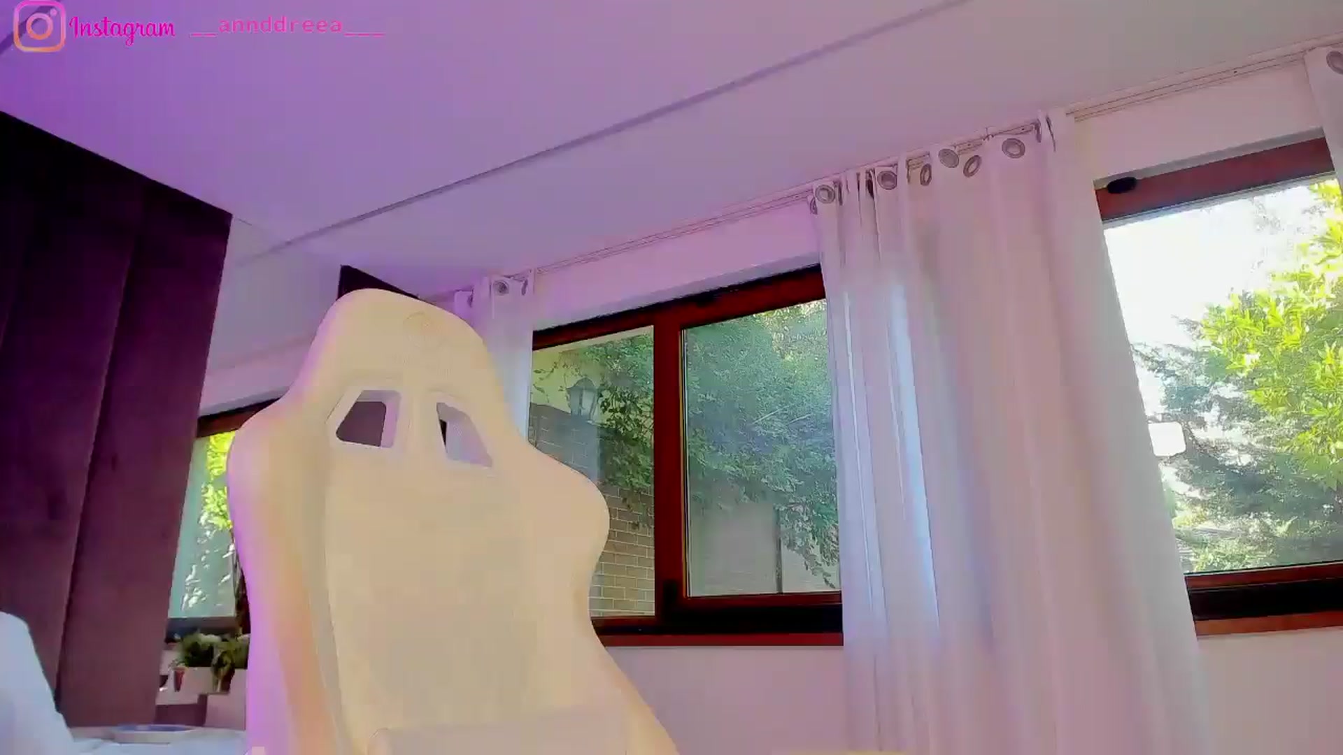Gallery image thumbnail from AnnSelly's myfreecams stream on, 08/14/2025, 14:56 image 14 of 20