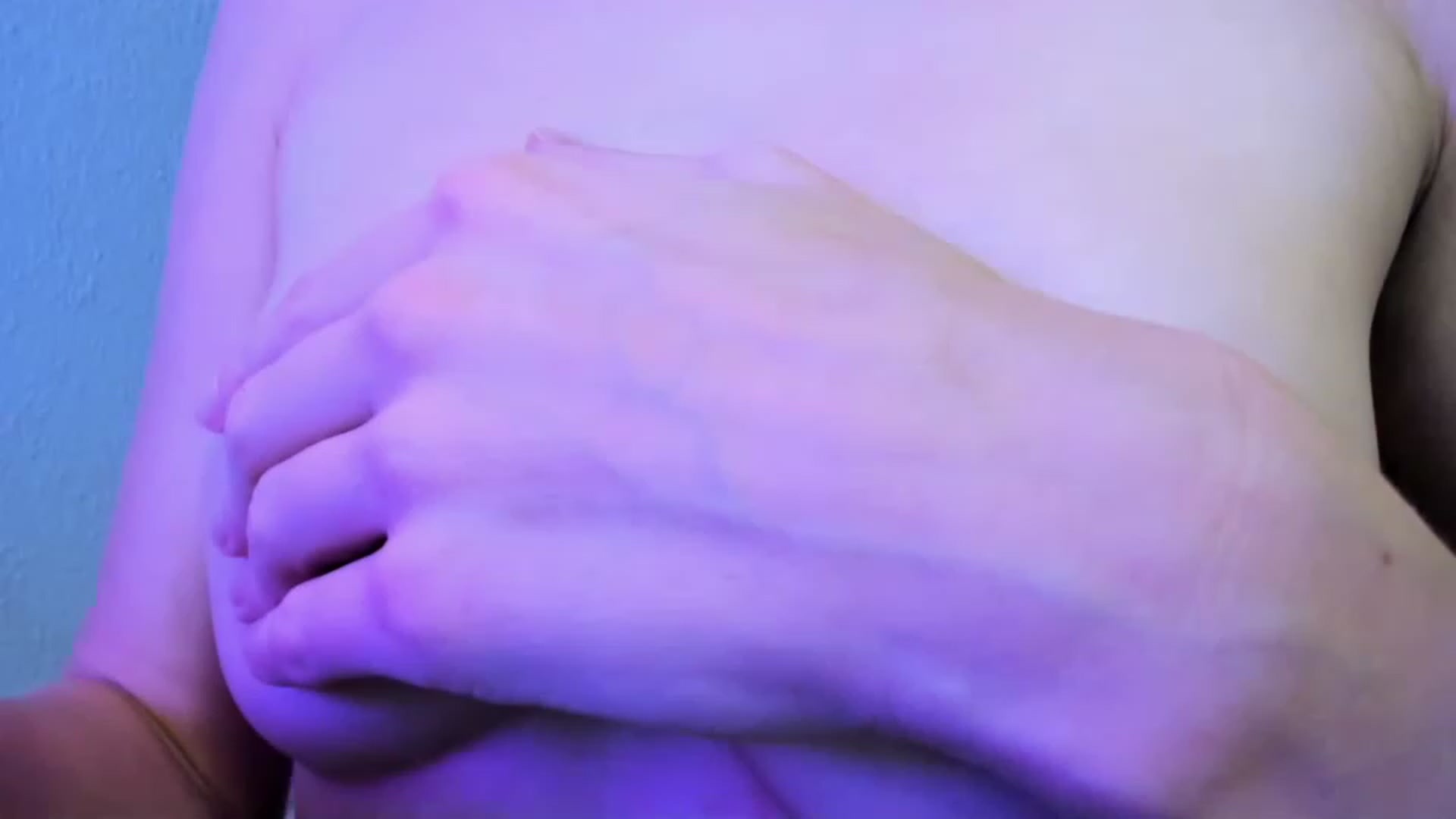 Gallery image thumbnail from AnnSweetAngel's myfreecams stream on, 11/24/2022, 01:43 image 10 of 20