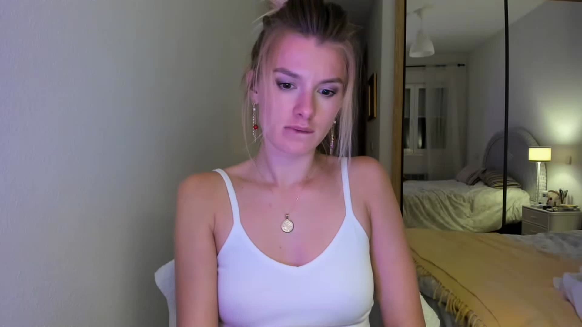 Gallery image thumbnail from AnnSweetAngel's myfreecams stream on, 11/24/2022, 01:43 image 17 of 20