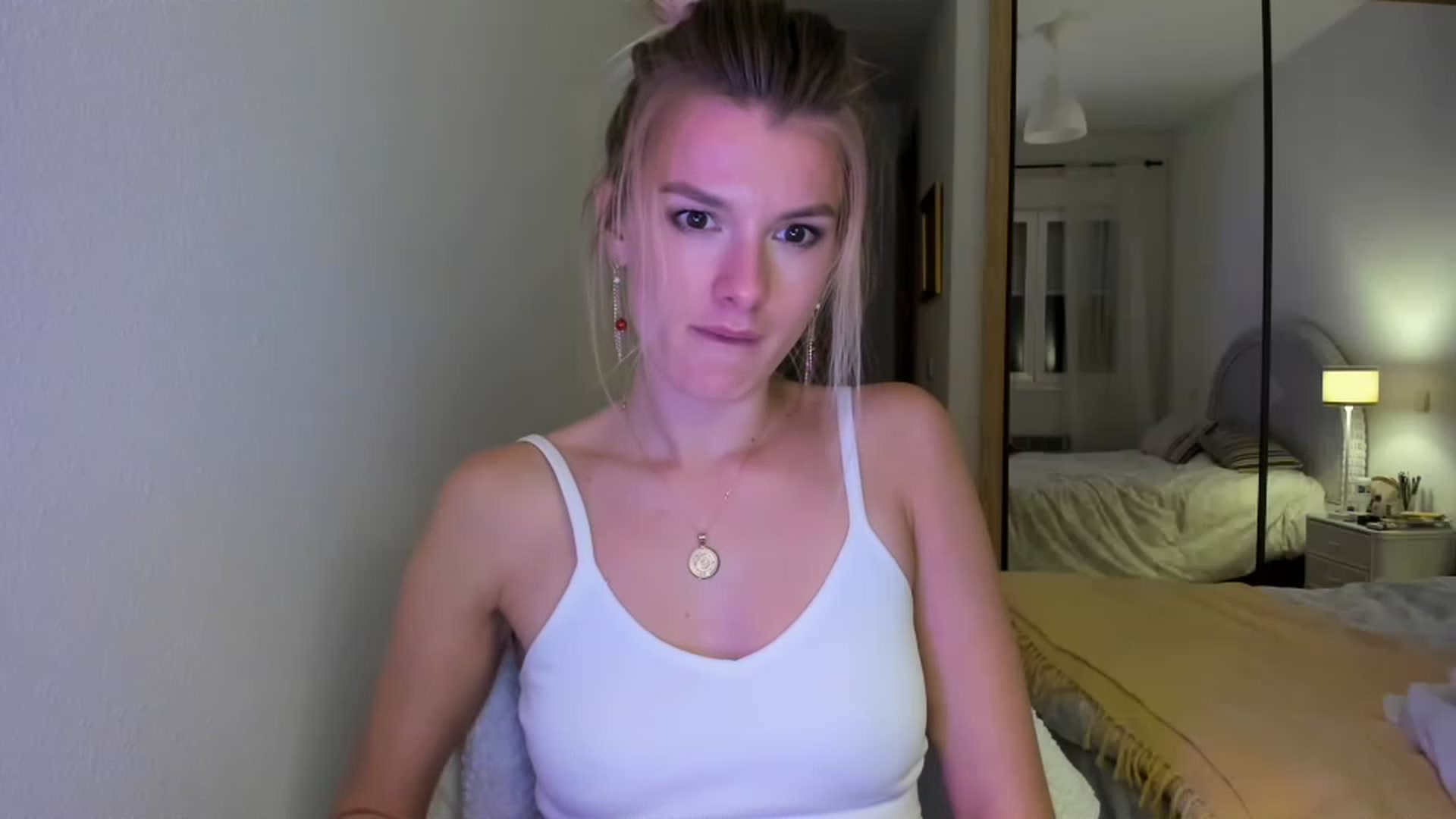 Gallery image thumbnail from AnnSweetAngel's myfreecams stream on, 11/24/2022, 01:49 image 14 of 20
