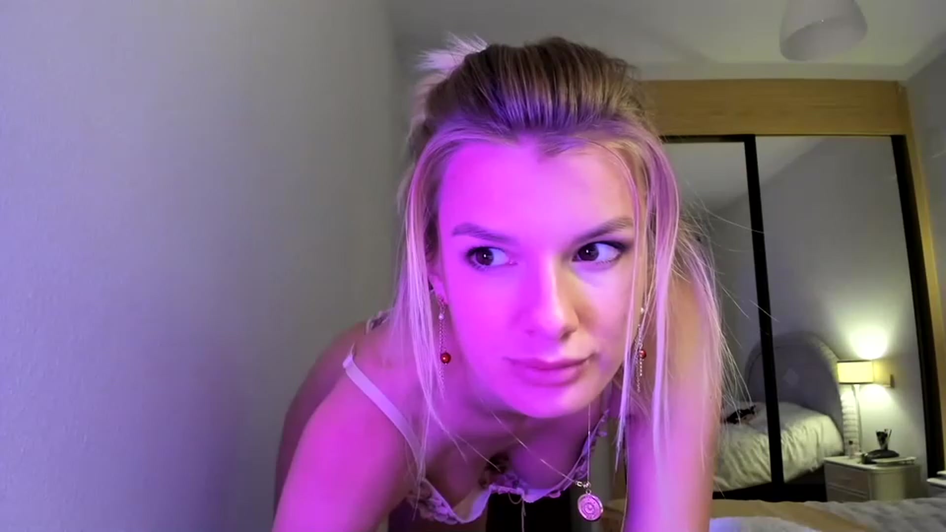 Gallery image thumbnail from AnnSweetAngel's myfreecams stream on, 11/26/2022, 01:59 image 4 of 20