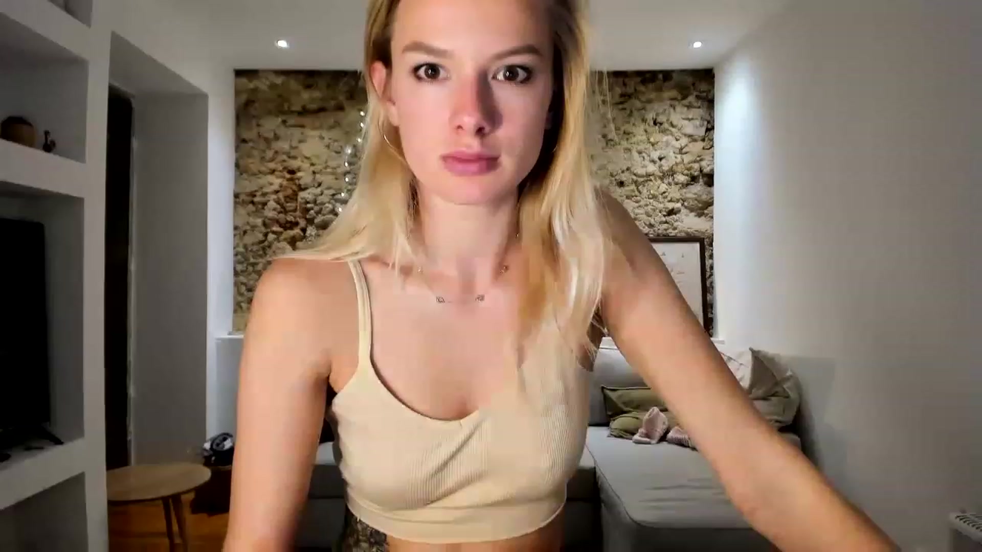 Gallery image thumbnail from AnnSweetAngel's myfreecams stream on, 12/12/2022, 19:42 image 4 of 20
