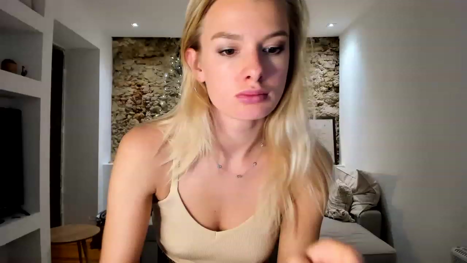 Gallery image thumbnail from AnnSweetAngel's myfreecams stream on, 12/12/2022, 19:42 image 5 of 20