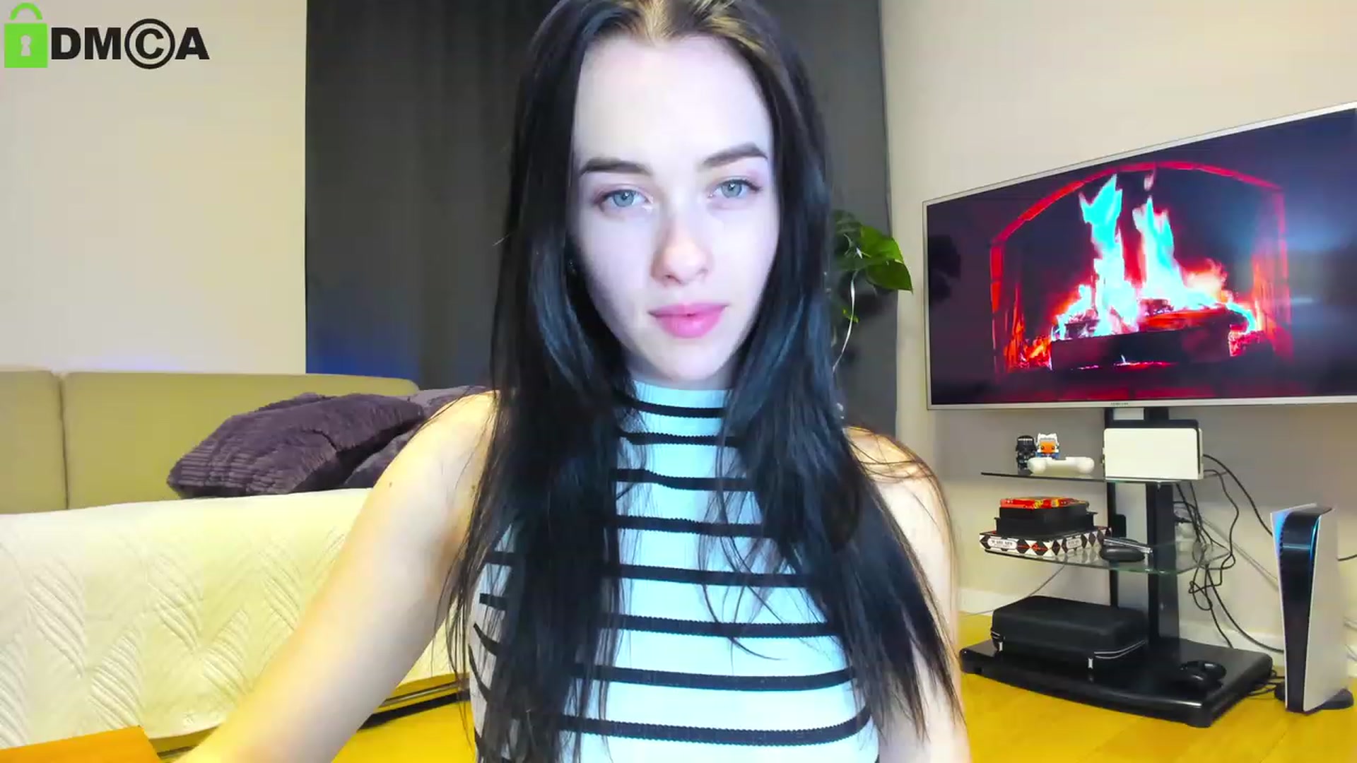 Gallery image thumbnail from AnnWettie's myfreecams stream on, 04/14/2023, 20:08 image 15 of 20