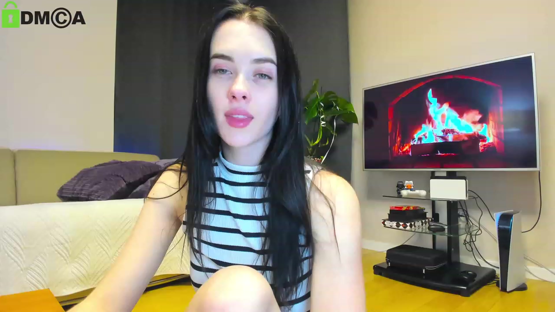 Gallery image thumbnail from AnnWettie's myfreecams stream on, 04/14/2023, 20:08 image 4 of 20