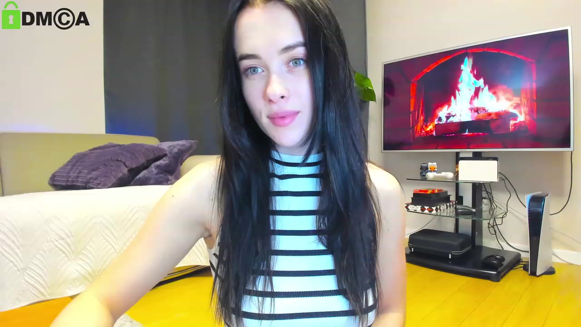 Gallery image thumbnail from AnnWettie's myfreecams stream on, 04/14/2023, 21:00 image 3 of 20