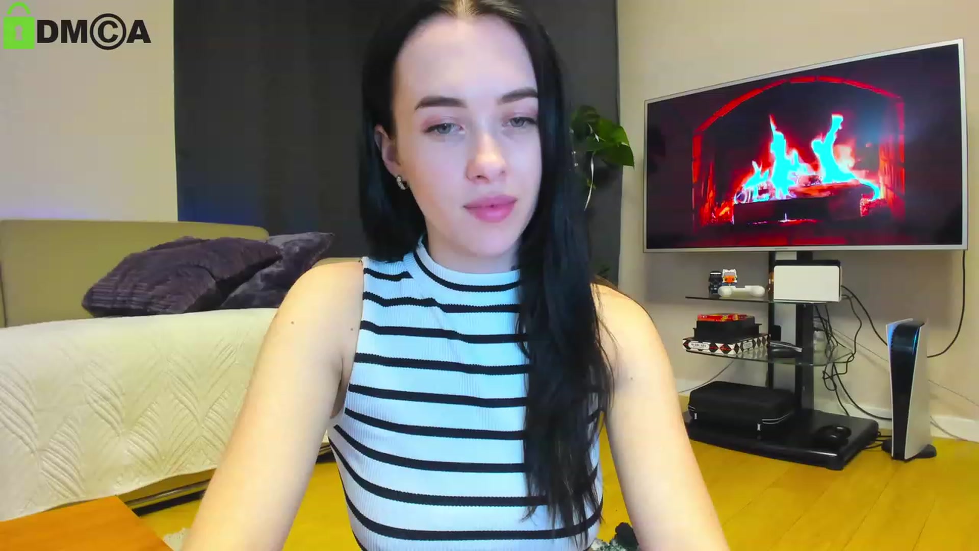 Gallery image thumbnail from AnnWettie's myfreecams stream on, 04/14/2023, 21:00 image 4 of 20