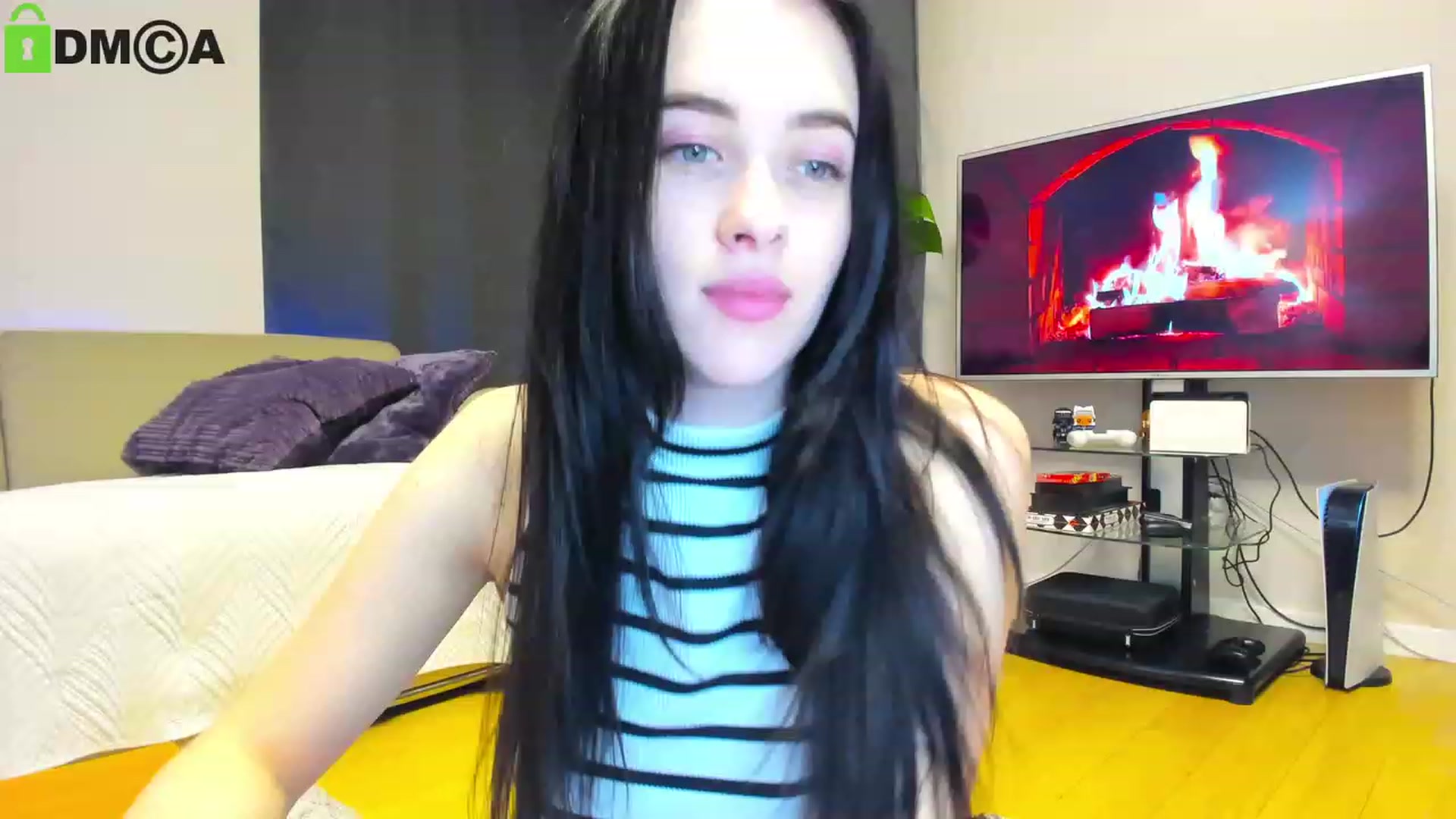 Gallery image thumbnail from AnnWettie's myfreecams stream on, 04/14/2023, 21:00 image 2 of 20